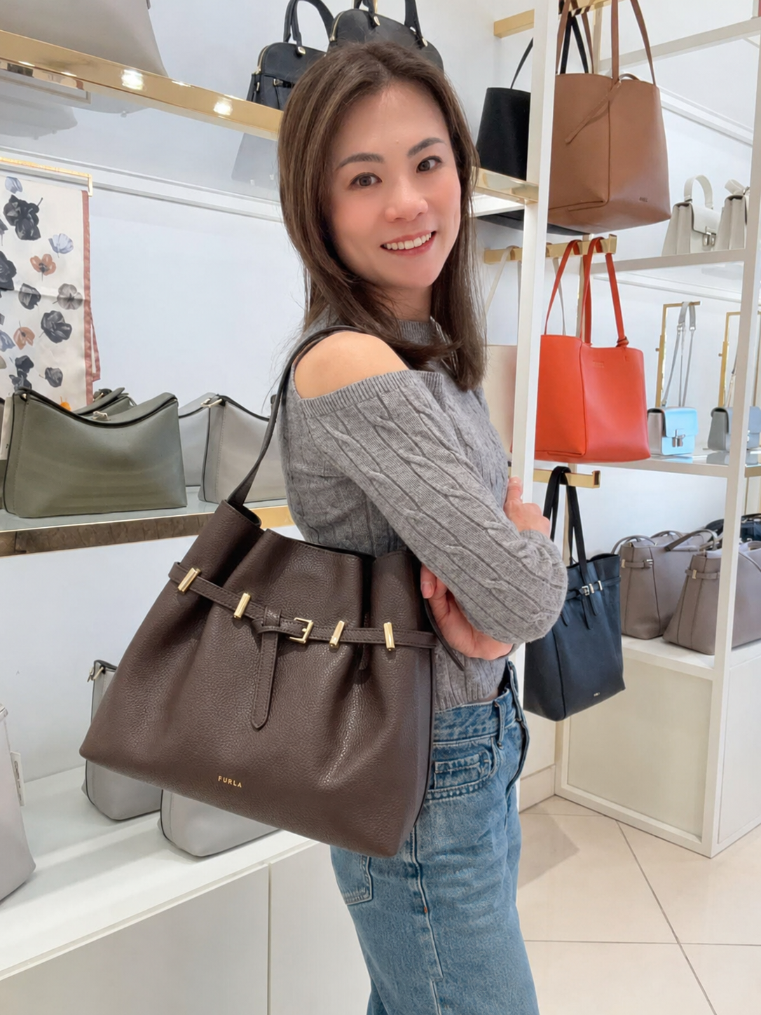 LYS02374  FURLA 真皮荔枝紋大號單肩水桶袋