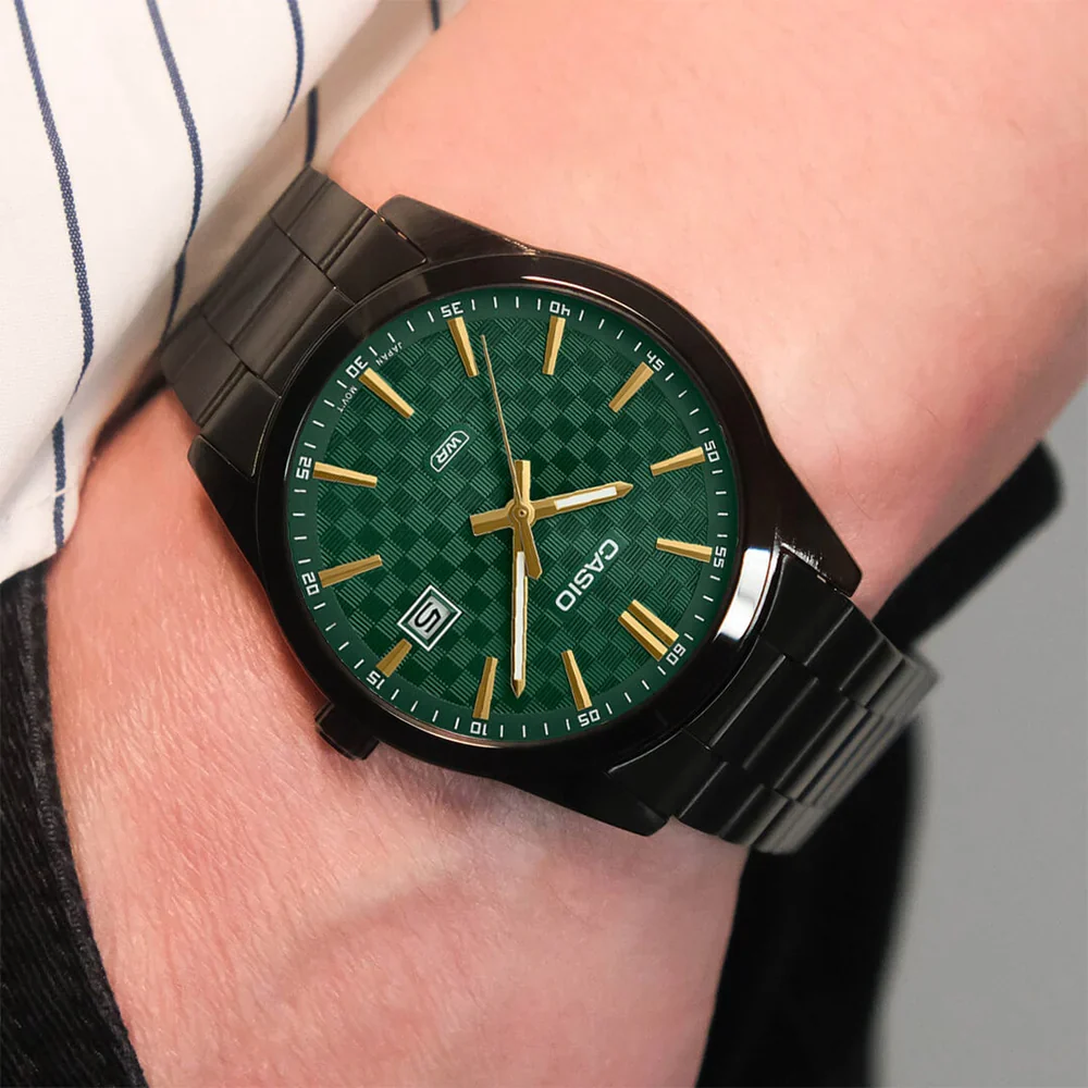 萬年鐘錶 - CASIO 卡西歐  綠色錶盤經典款指針不鏽鋼 男錶 MTP-VD03B-3A 錶徑41MM