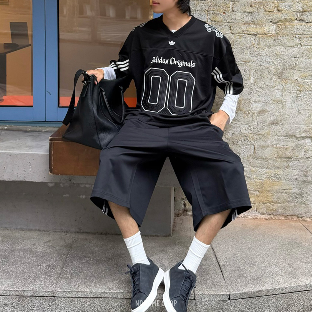 ADIDAS ORIGINALS AD 歌德文字 V領 美式 寬鬆 球衣風 短袖 兩色 (男款)