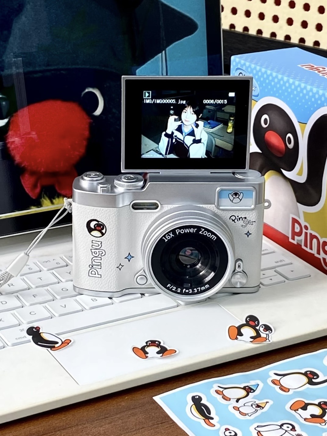 正版授權 PINGU 企鵝家族 CCD 翻轉螢幕相機 自帶補光燈 二色