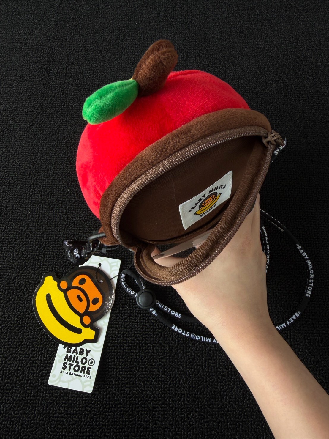 BAPE BABY MILO Apple-shaped headband and shoulder bag/phone pouch