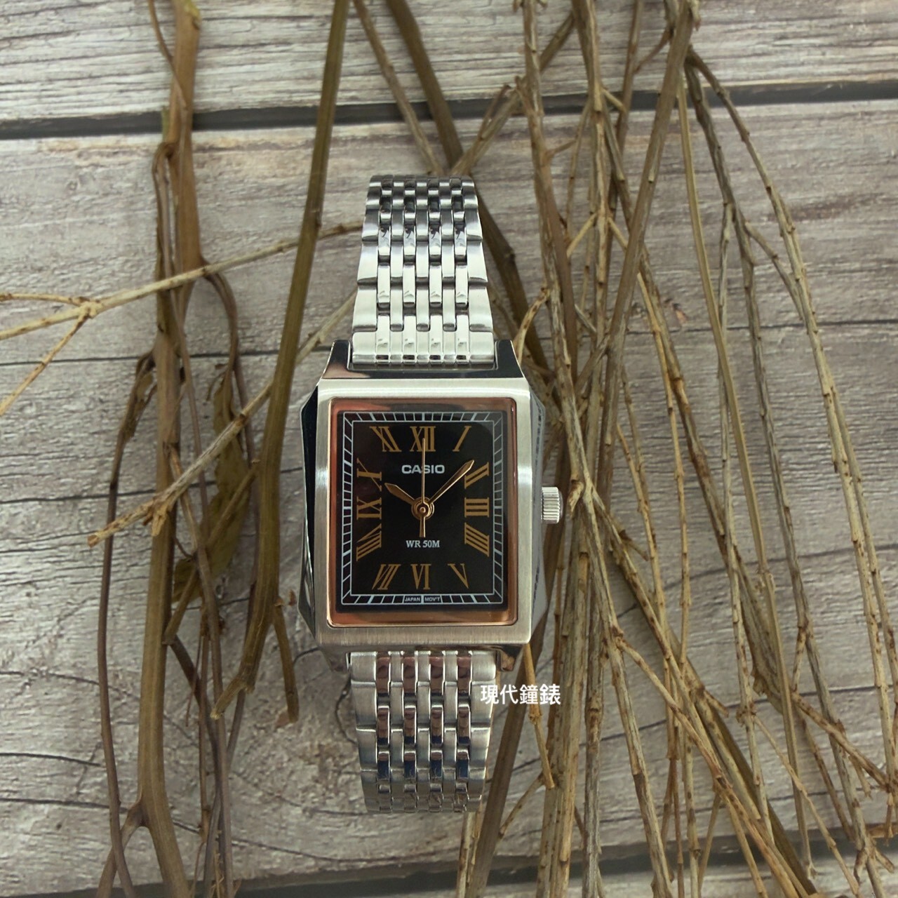 【CASIO 卡西歐】方形石英鋼帶女錶LTP-B190D-1B  23.5mm 現代鐘錶