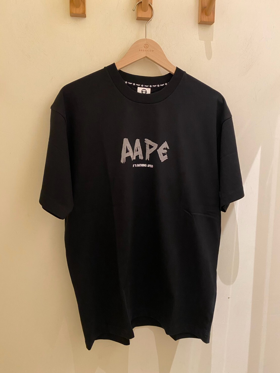 Aape 鐵絲網字母短T M10036XR