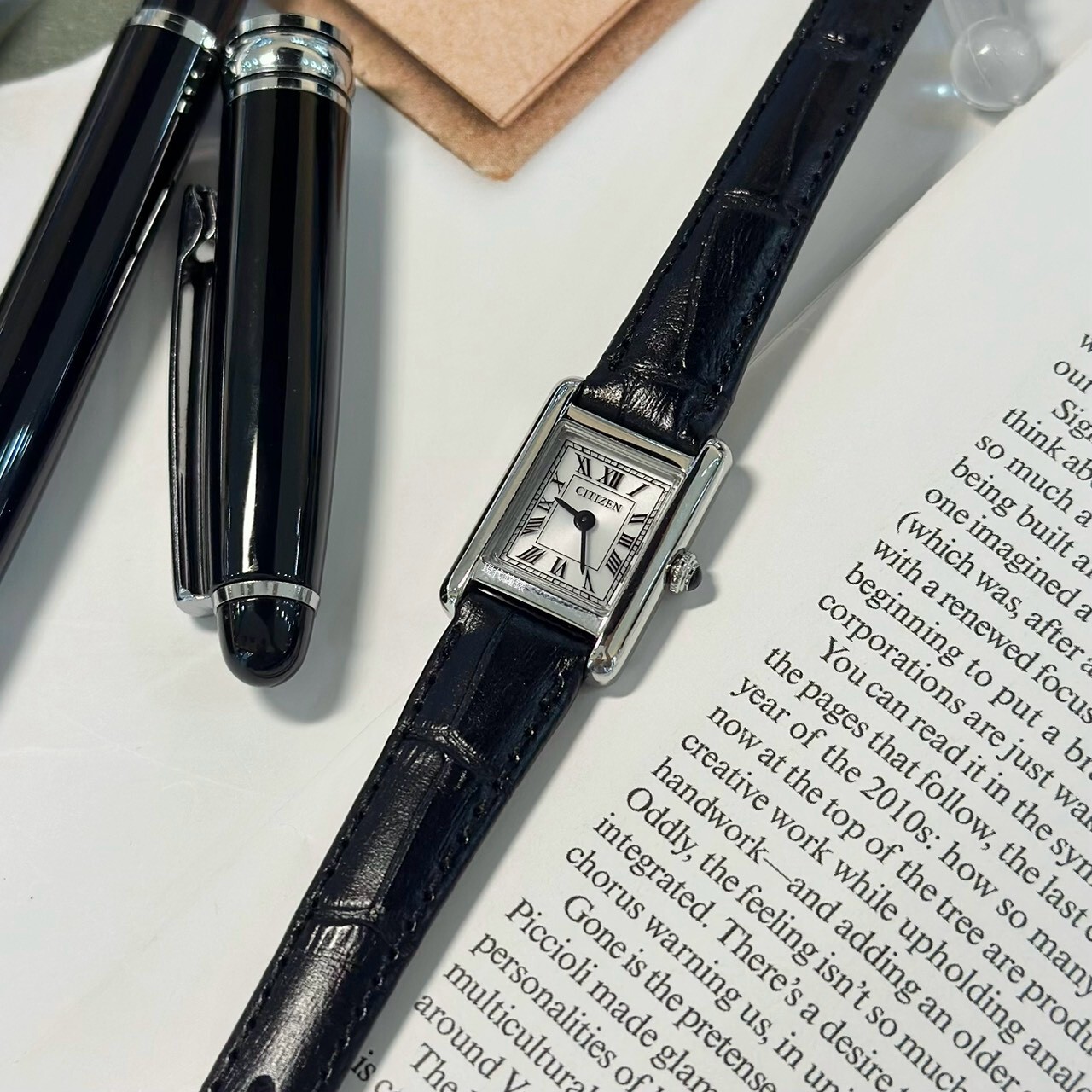【CITIZEN 星辰】LADY'S復古黑x銀小巧腕表EG2790-12A 17.3mm 現代鐘錶