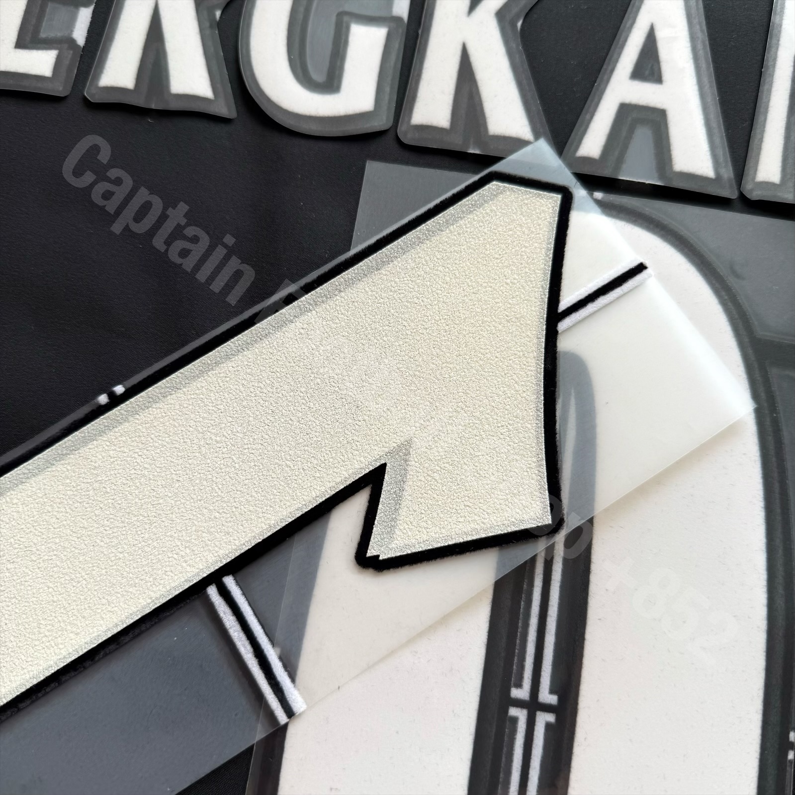 Official 1997-2007 Premier League Nameset #10 BERGKAMP