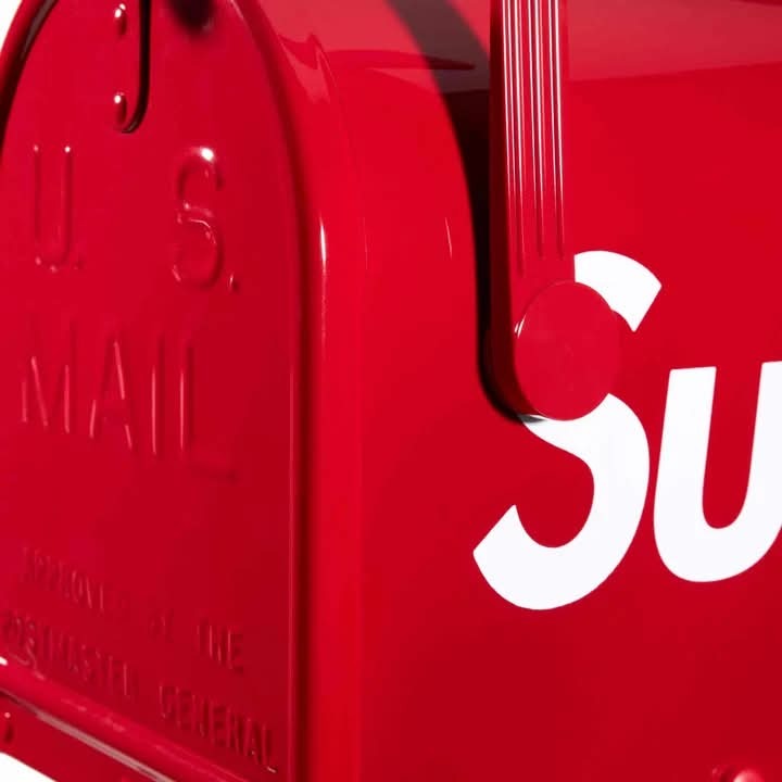 Supreme Gaines Mailbox (Red)