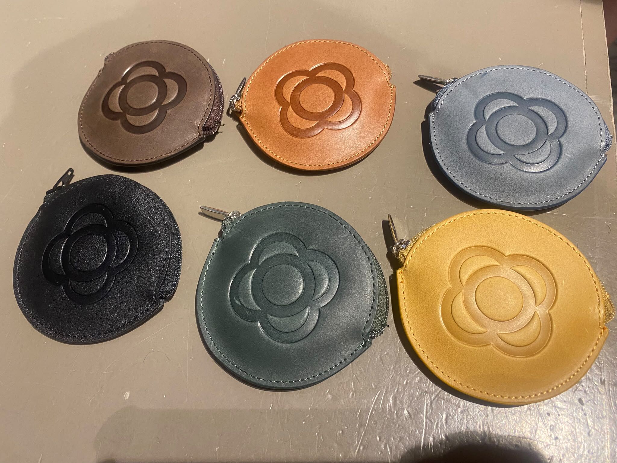 西班牙代購 6MOS Barcelona ROUND COIN PURSE