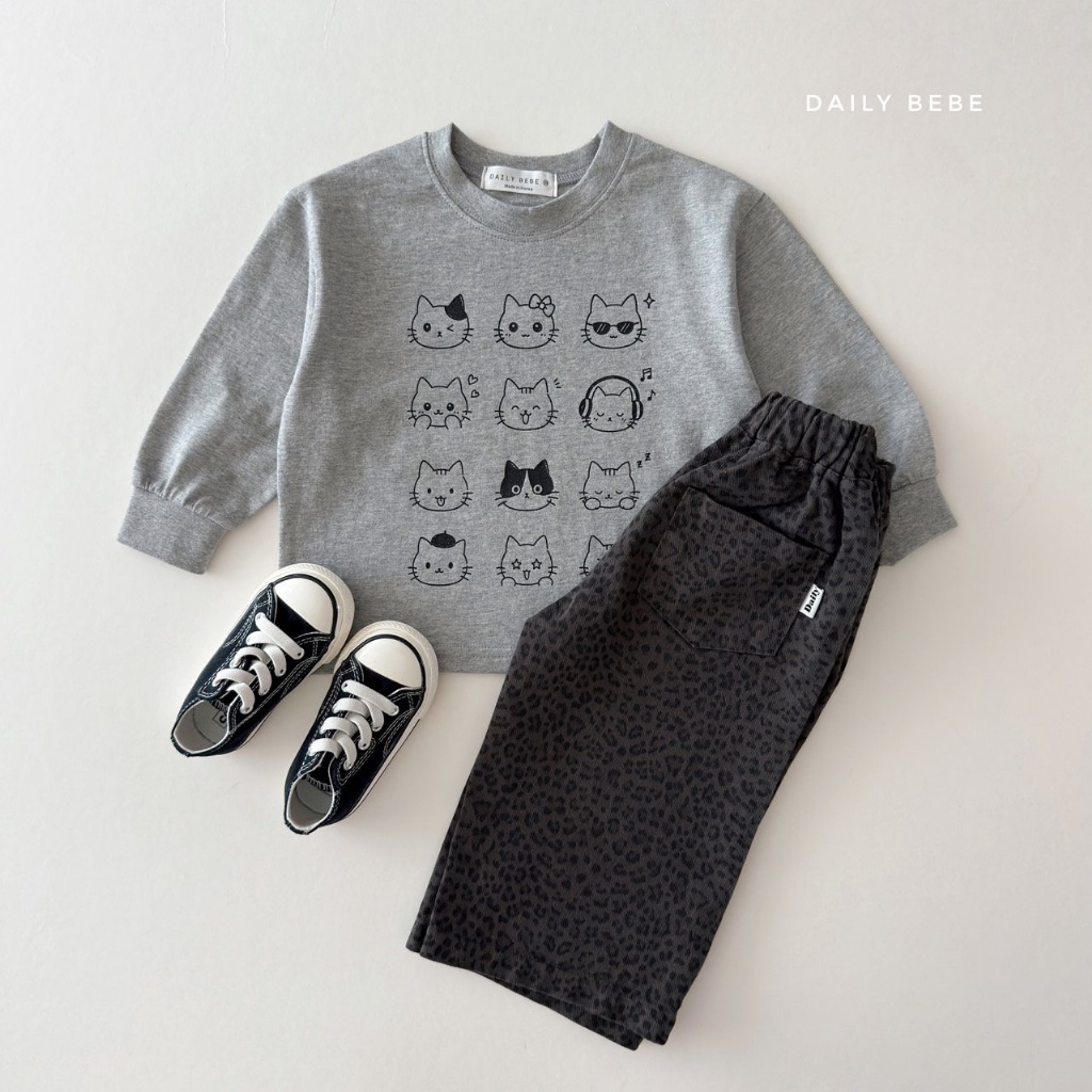 正韓秋Daily Bebe 兩色黑白貓貓上衣