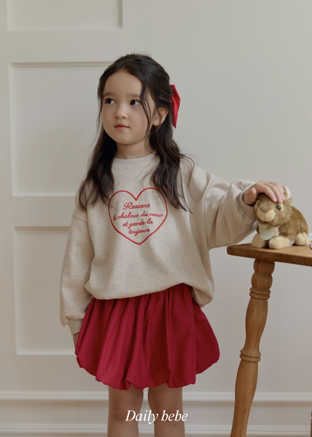 正韓秋Daily Bebe 三色刺繡愛心字母上衣