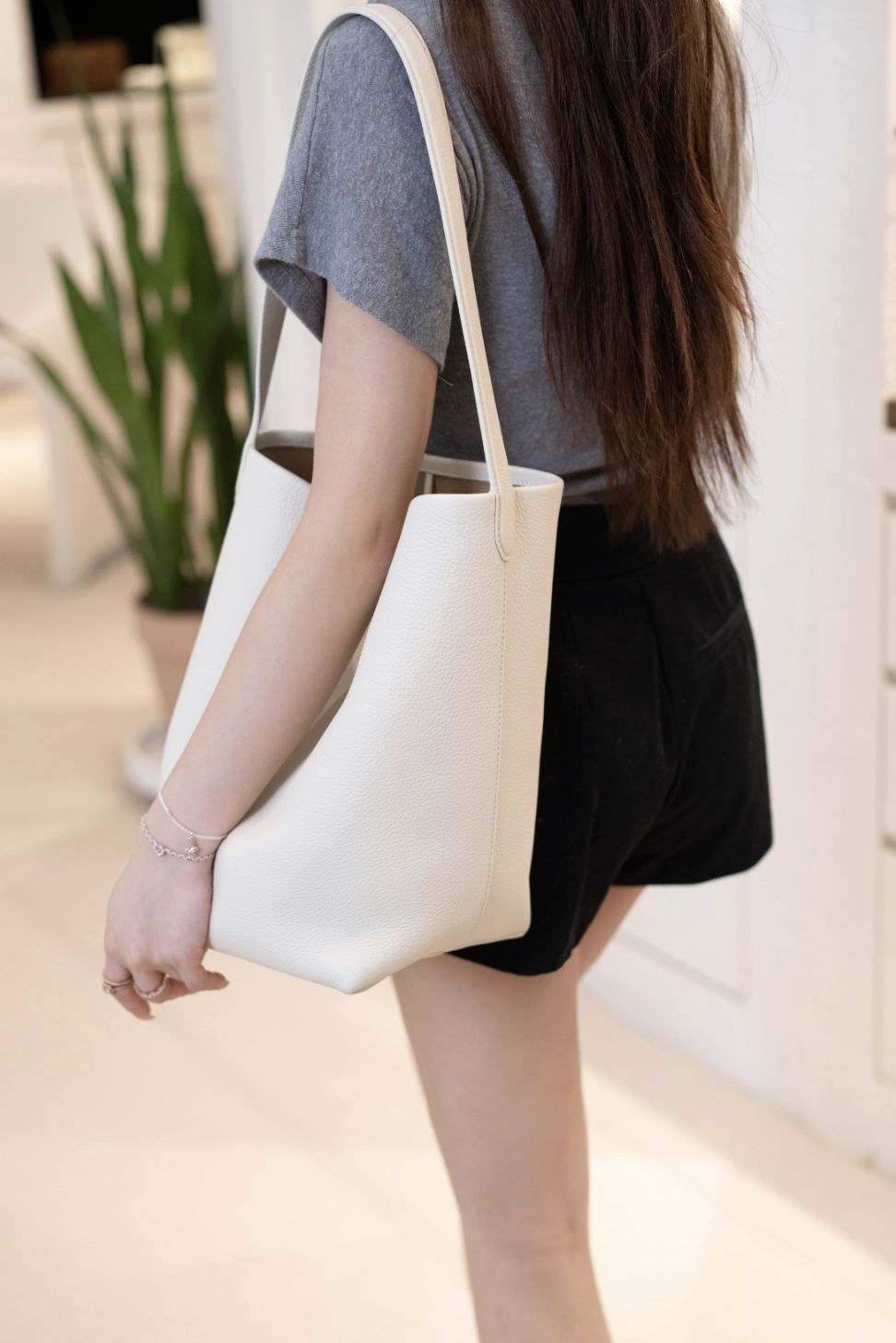 The Row Medium N/S Park Tote Bag 象牙白