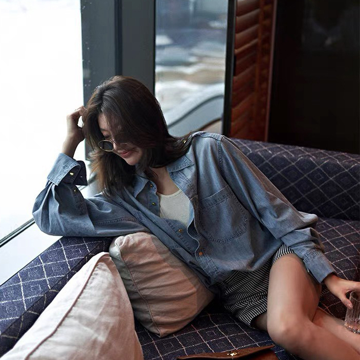 早秋百搭款雙口袋翻領牛仔襯衫-S-XL (Elegant & Love)