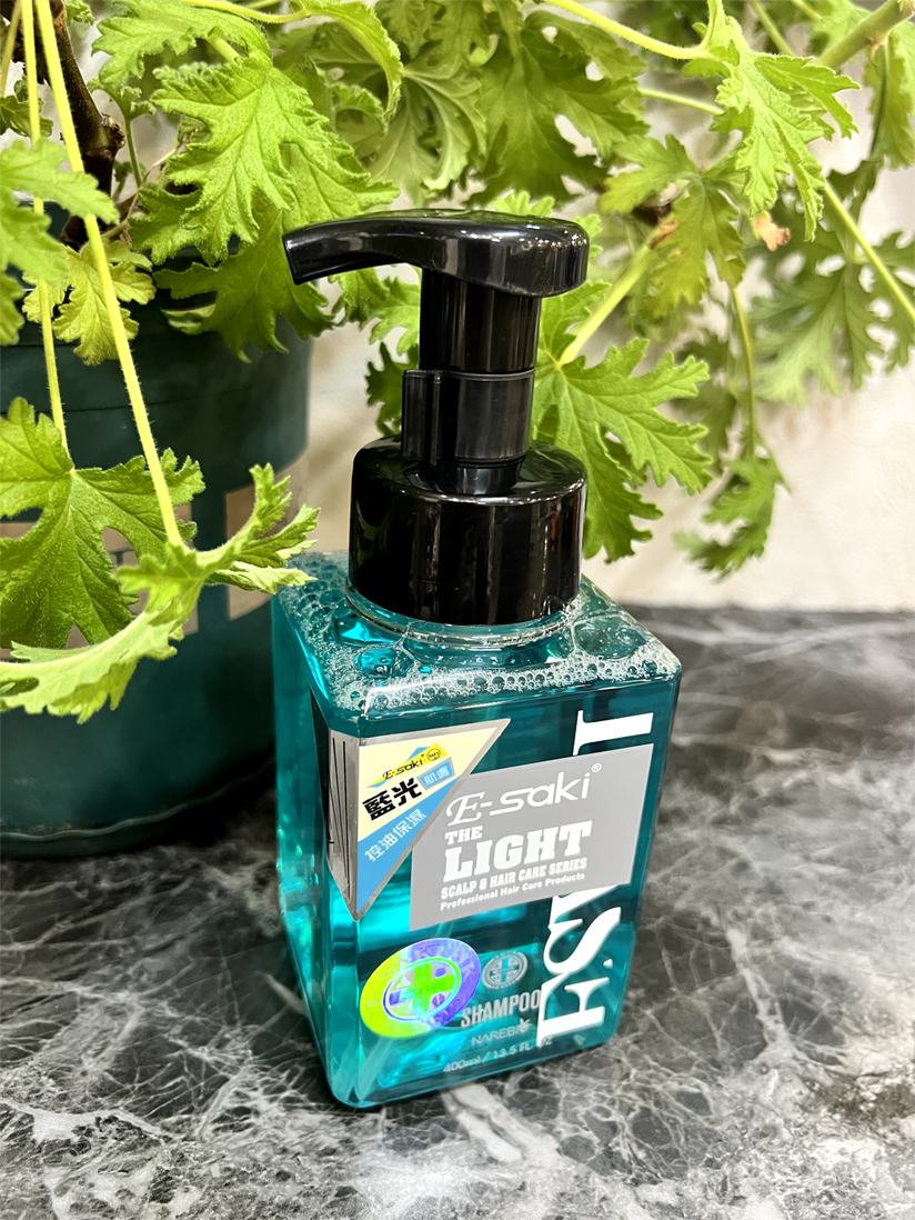 Esaki 藍光專業醫學護理洗髮水 400ml