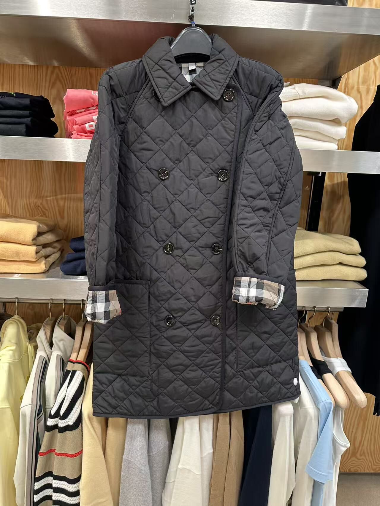 LYS02379 Burberry 菱格夾棉長款外套