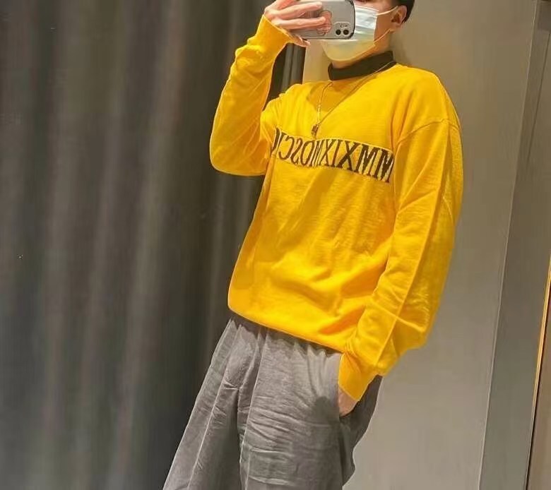 【預購】Moschino S082501 字母刺繡長袖上衣 (黃色)