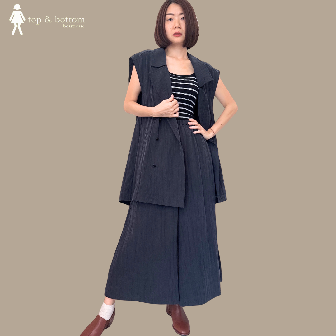 SLEEVELESS OVERSIZE WRINKLED JACKET