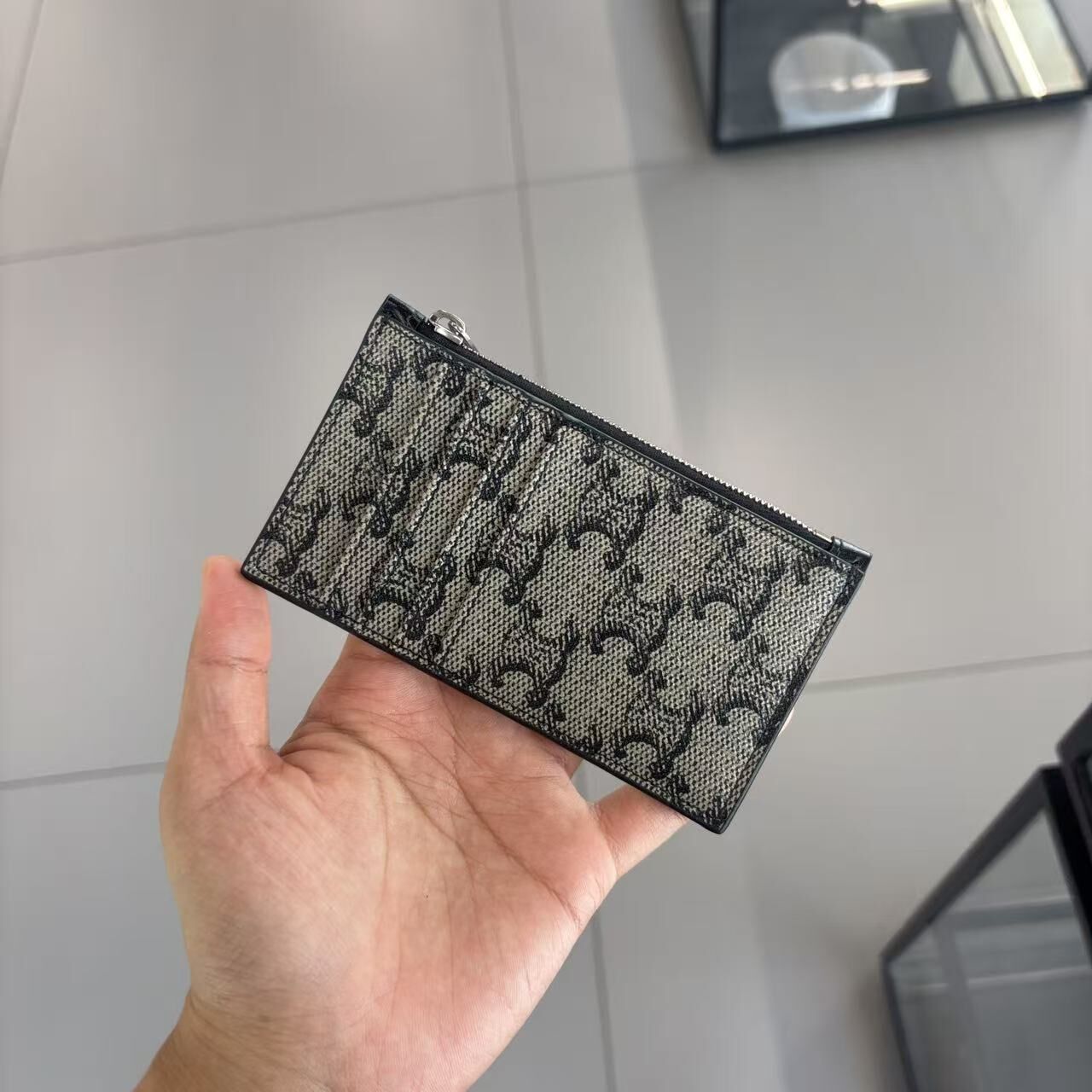 【預購】Celine S082508 Triomphe Canvas 印花拉鏈卡包
