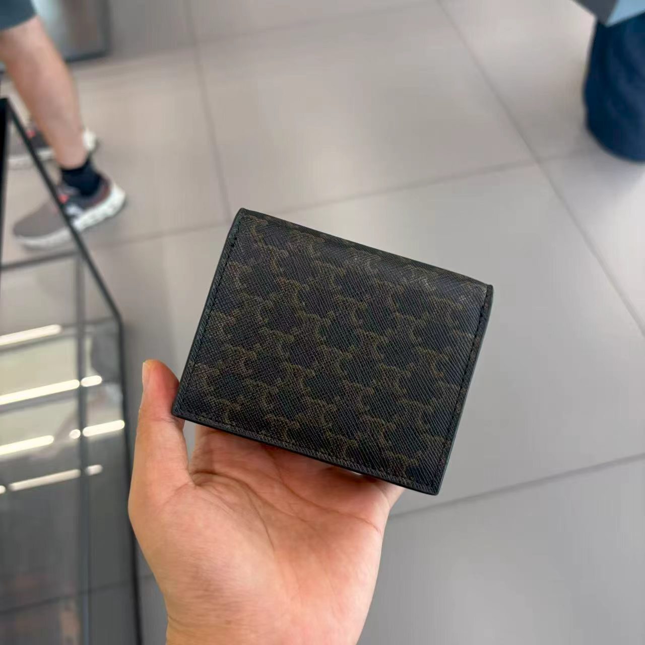 【預購】Celine S082511 Canvas 老花翻蓋雙層卡包