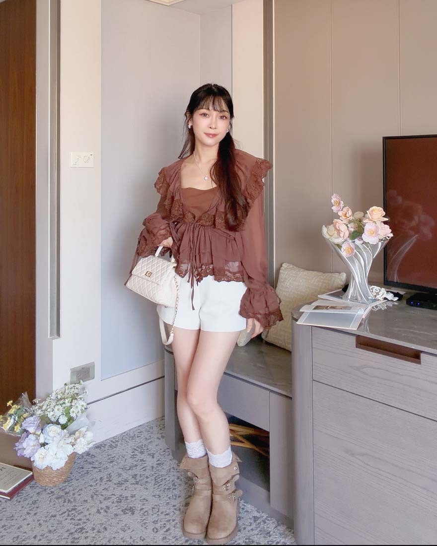 LINA LINA心動微韻刺繡網紗上衣背心兩件組-巧克力咖