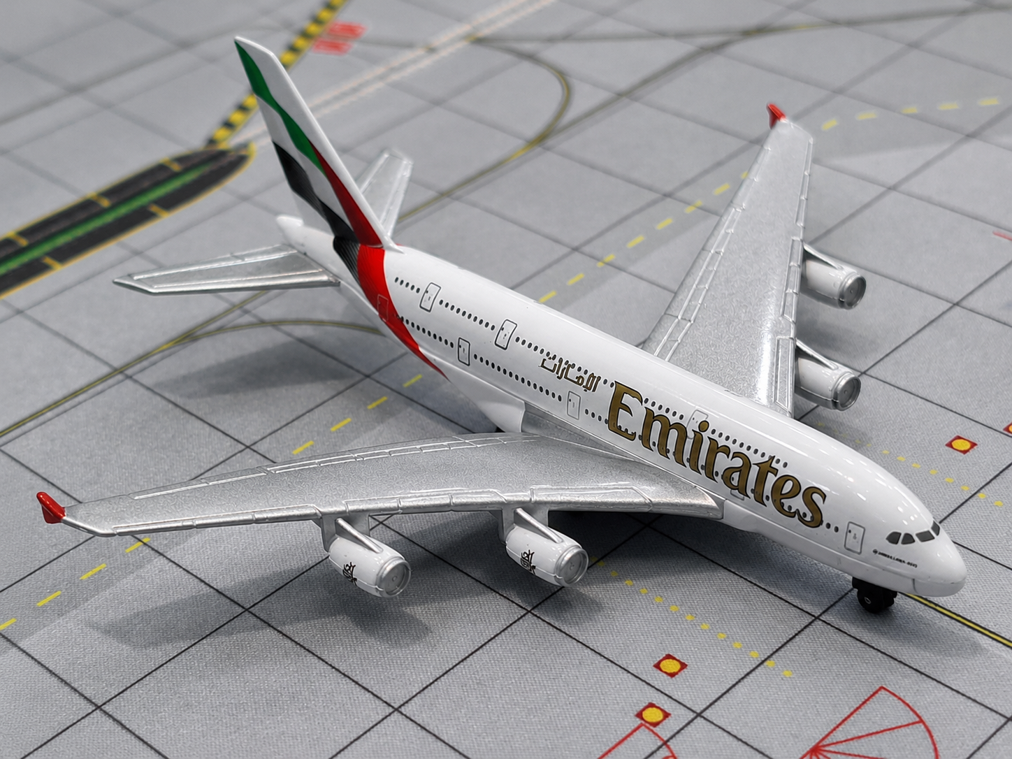 EMIRATES A380 SINGLE PLANE