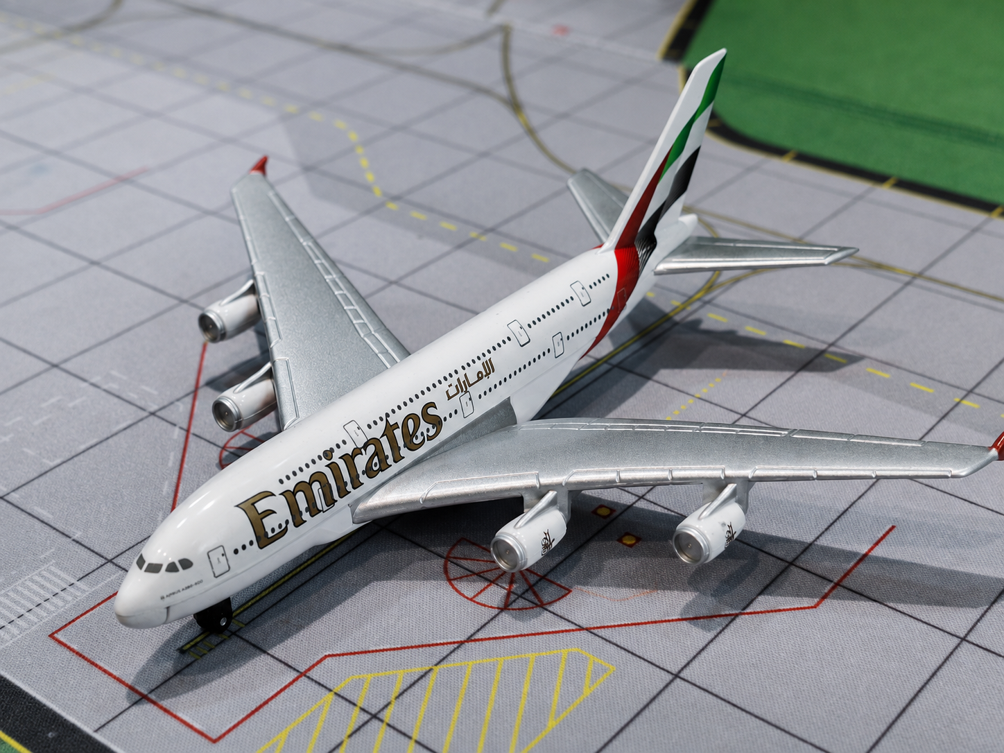 EMIRATES A380 SINGLE PLANE