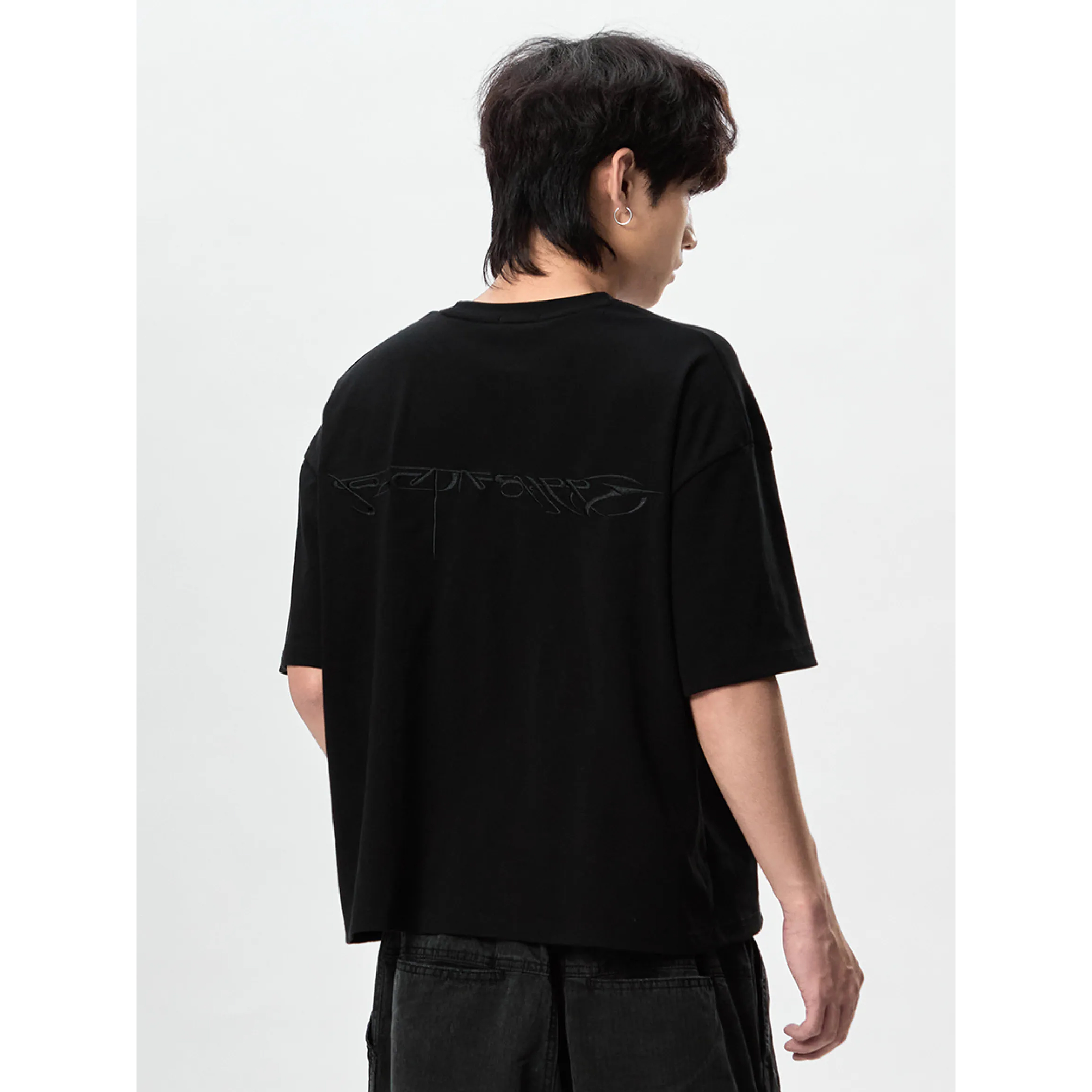 JOBDATASHEET Black Unique Graphic Embroidered Tee [D42]