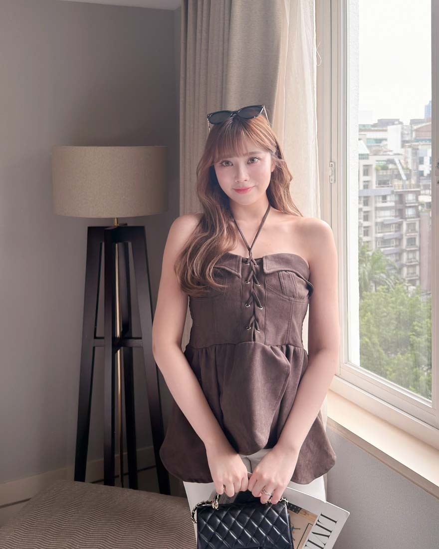 LINA LINA小辣性格蝴蝶結穿繩馬甲造型上衣-可可咖