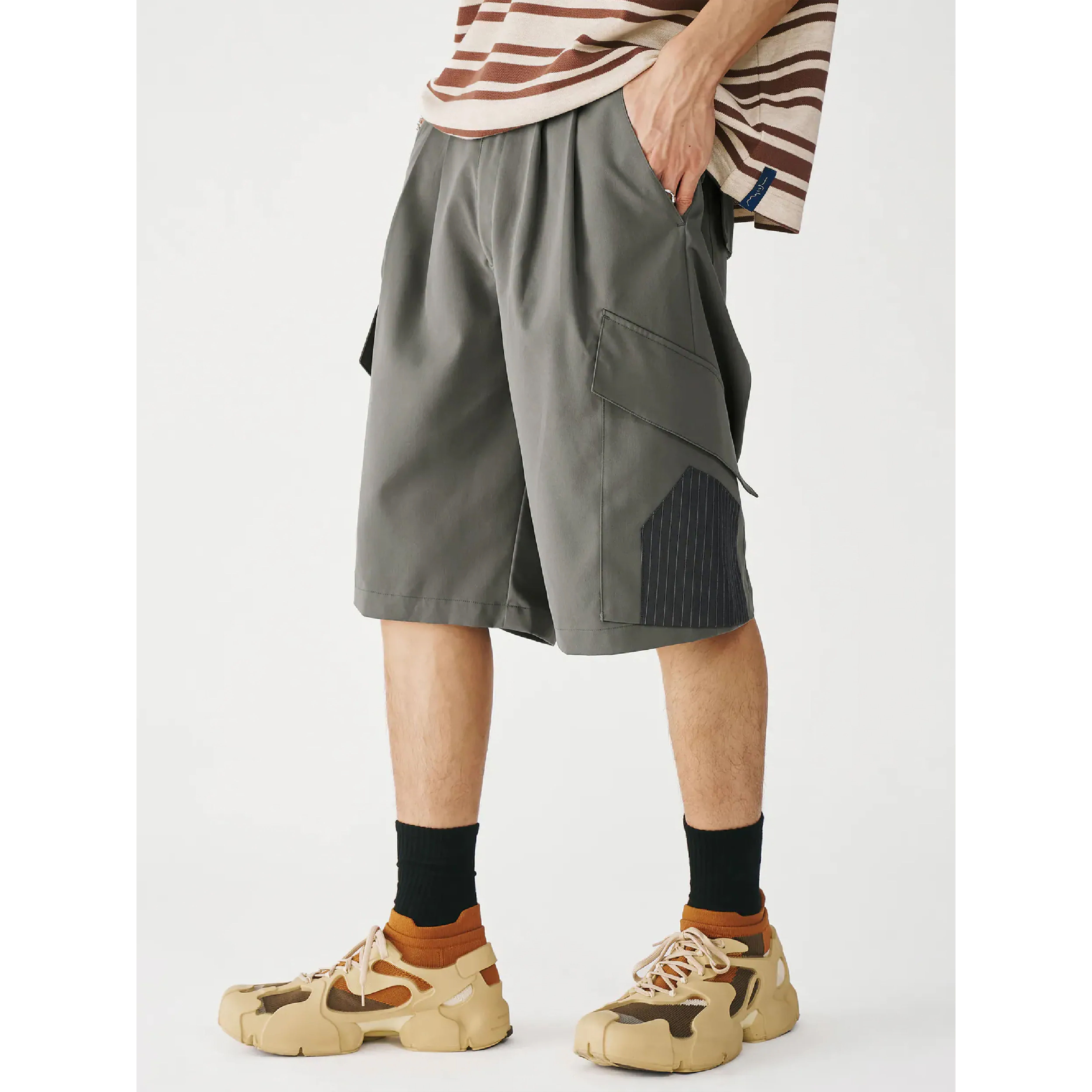 MELSIGN Panel Pocket Shorts