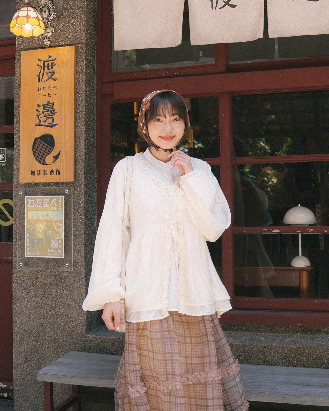 All-over floral print, ruffled collar, puff sleeves, tie-up top - Apricot【01099988】in stock+pre-order