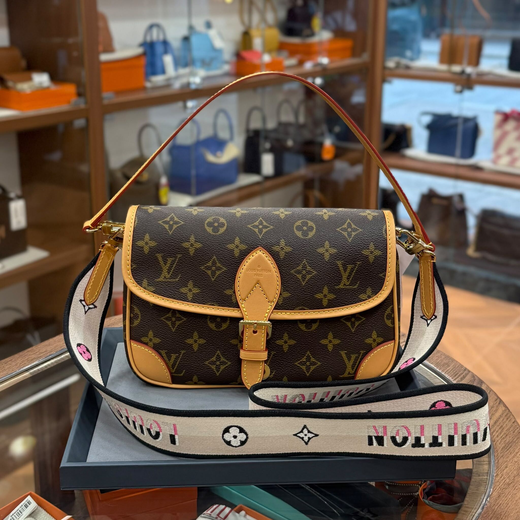 限時特價,閑置品,LV法棍包 DIANE MONOGRAM CANVAS 帆布 M45985 #芯片款