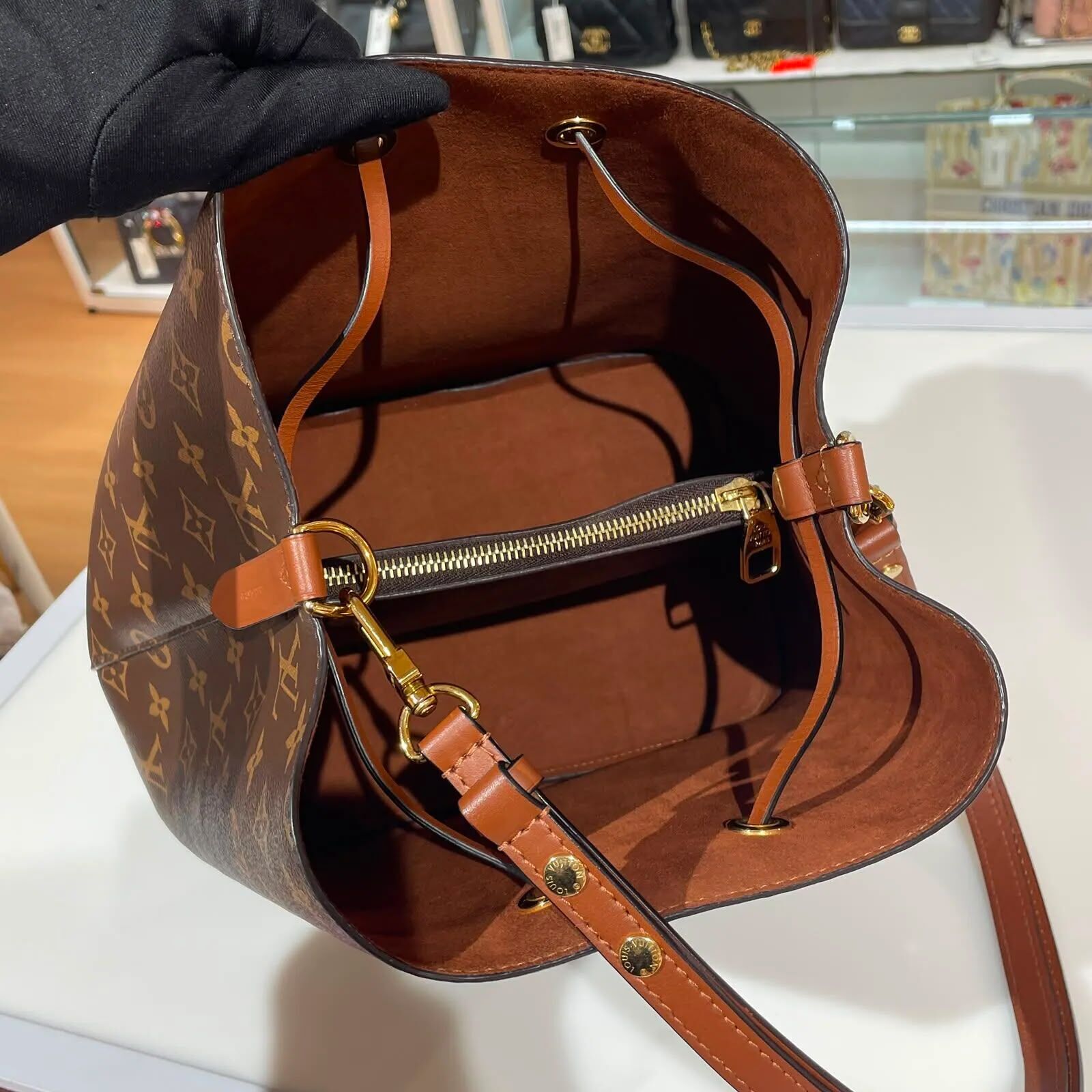全新LV水桶袋 M44887 Monogram 啡色帆布/牛皮 LV NéoNoé MM#BRAND NEW#香榭站正品