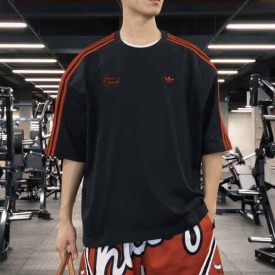 ADIDAS ORIGINALS 紅黑 寬版 短袖上衣 休閒 運動 LD3867