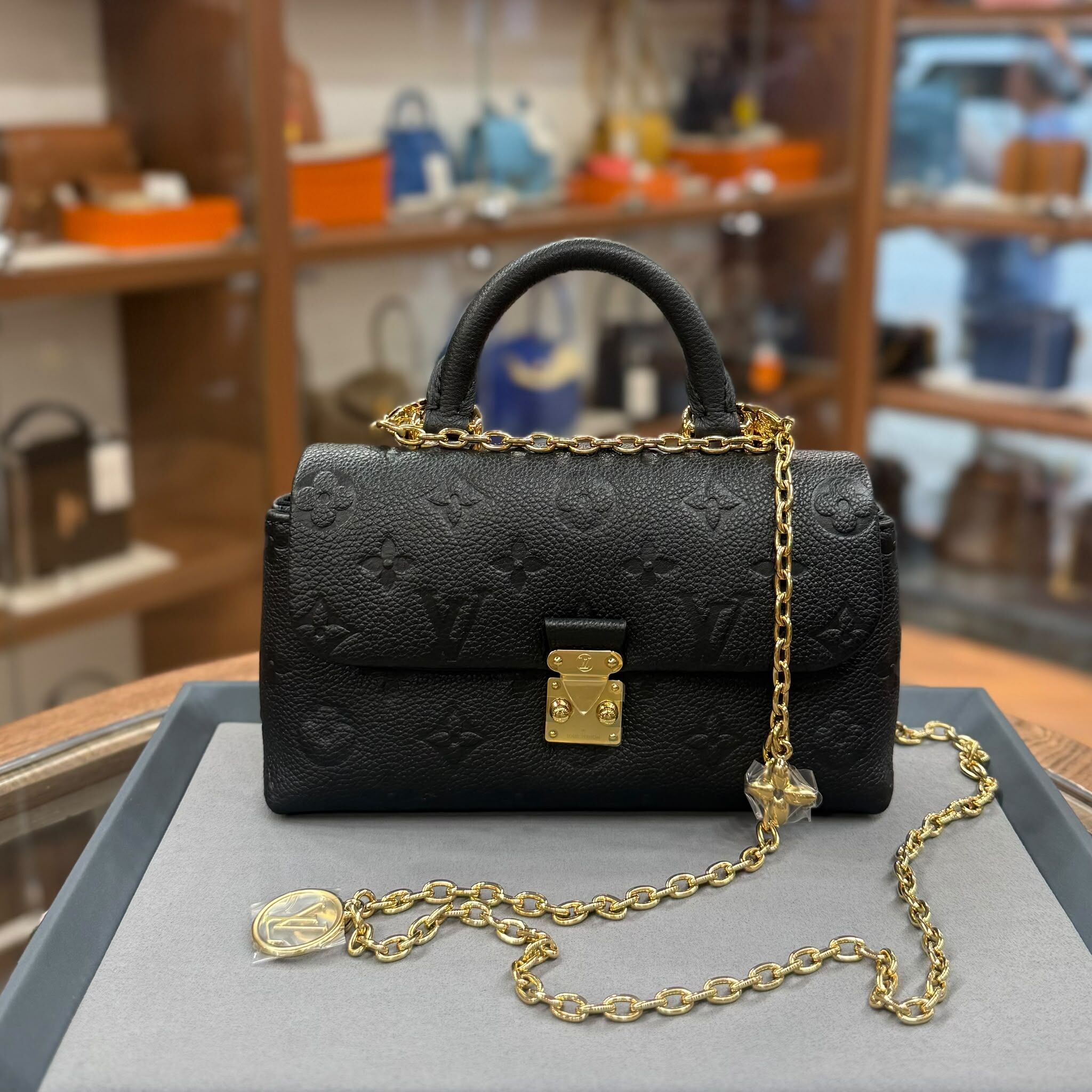限時特價,閑置品,LV NANO MADELEINE 黑色MONOGRAM牛皮金扣 M12144 #芯片款