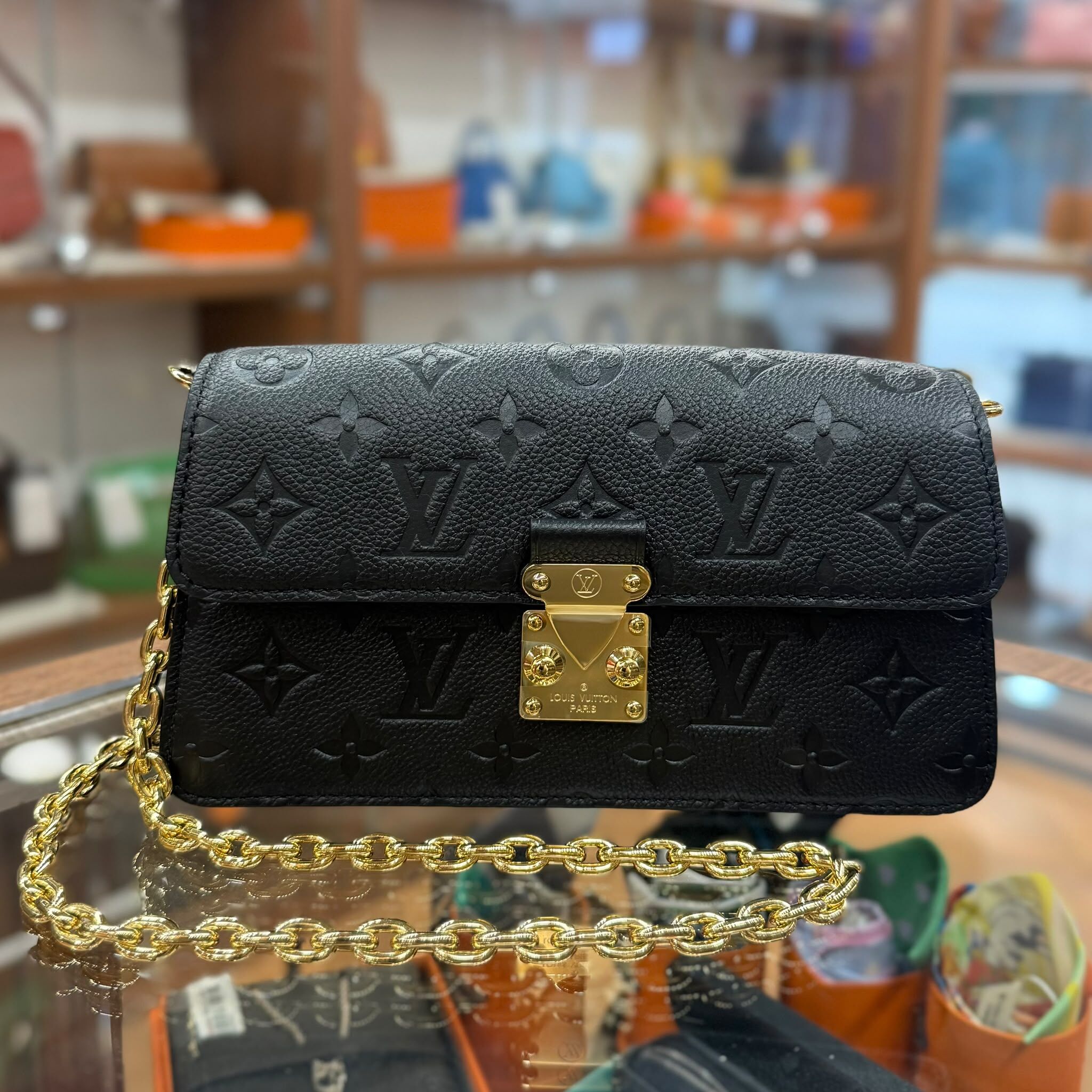 限時特價,閑置品,LV WALLET ON CHAIN METIS 黑色MONOGRAM牛皮金扣 M82637 #芯片款
