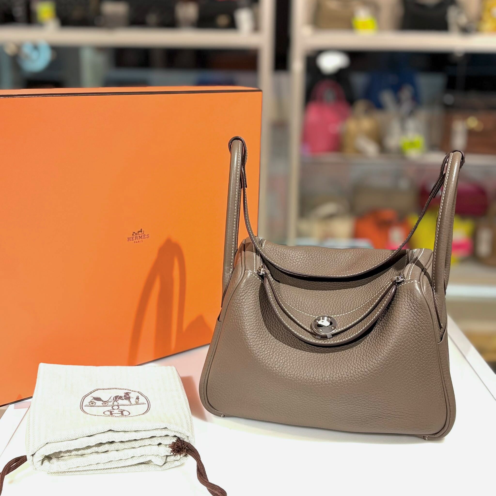 95%NEW二手HERMES LINDY 26 大象灰/銀扣 TC皮 ETOUPE PHW #香榭站正品