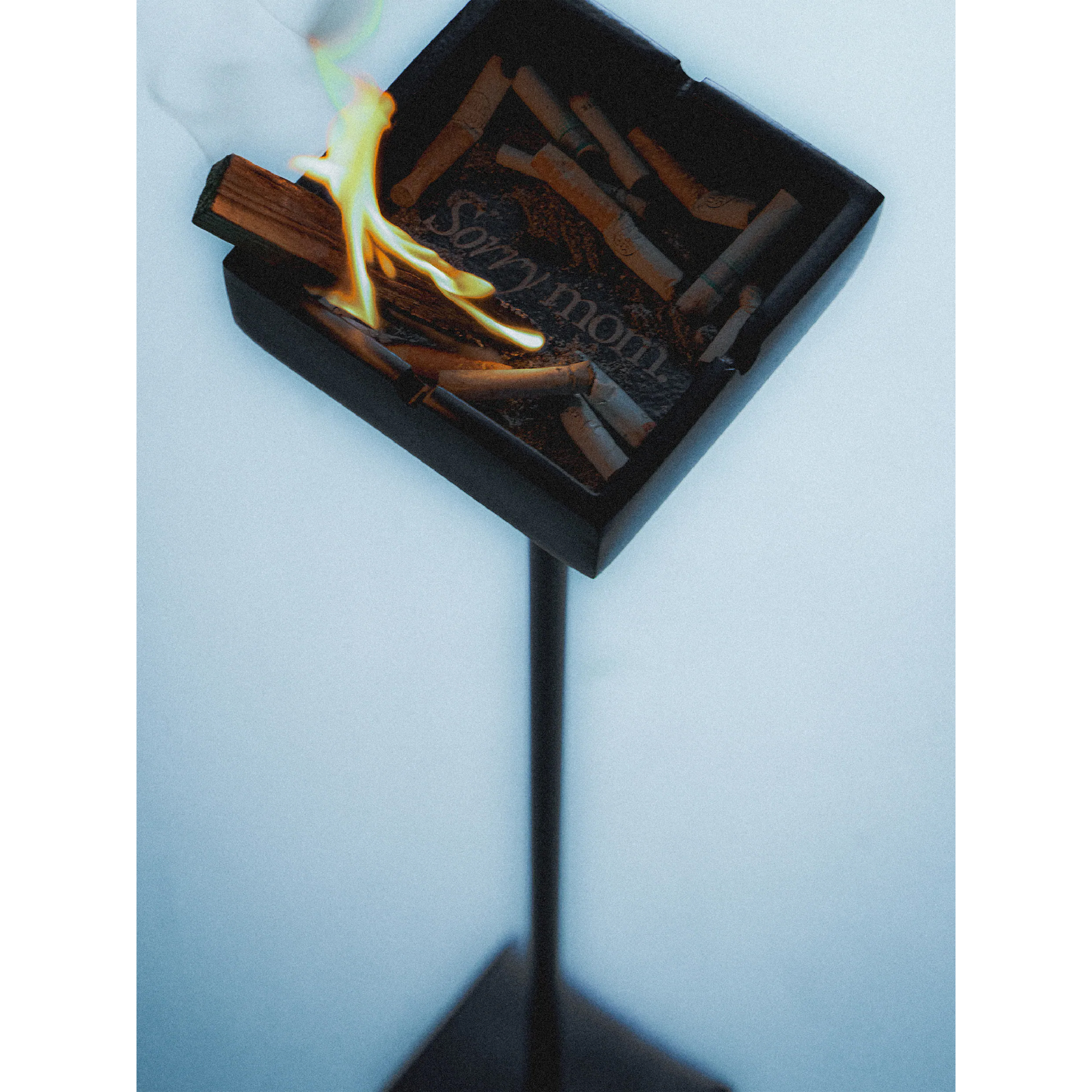 Wall Of Sound WXG.IX-04 "VARIA9LE" Ashtray Stand