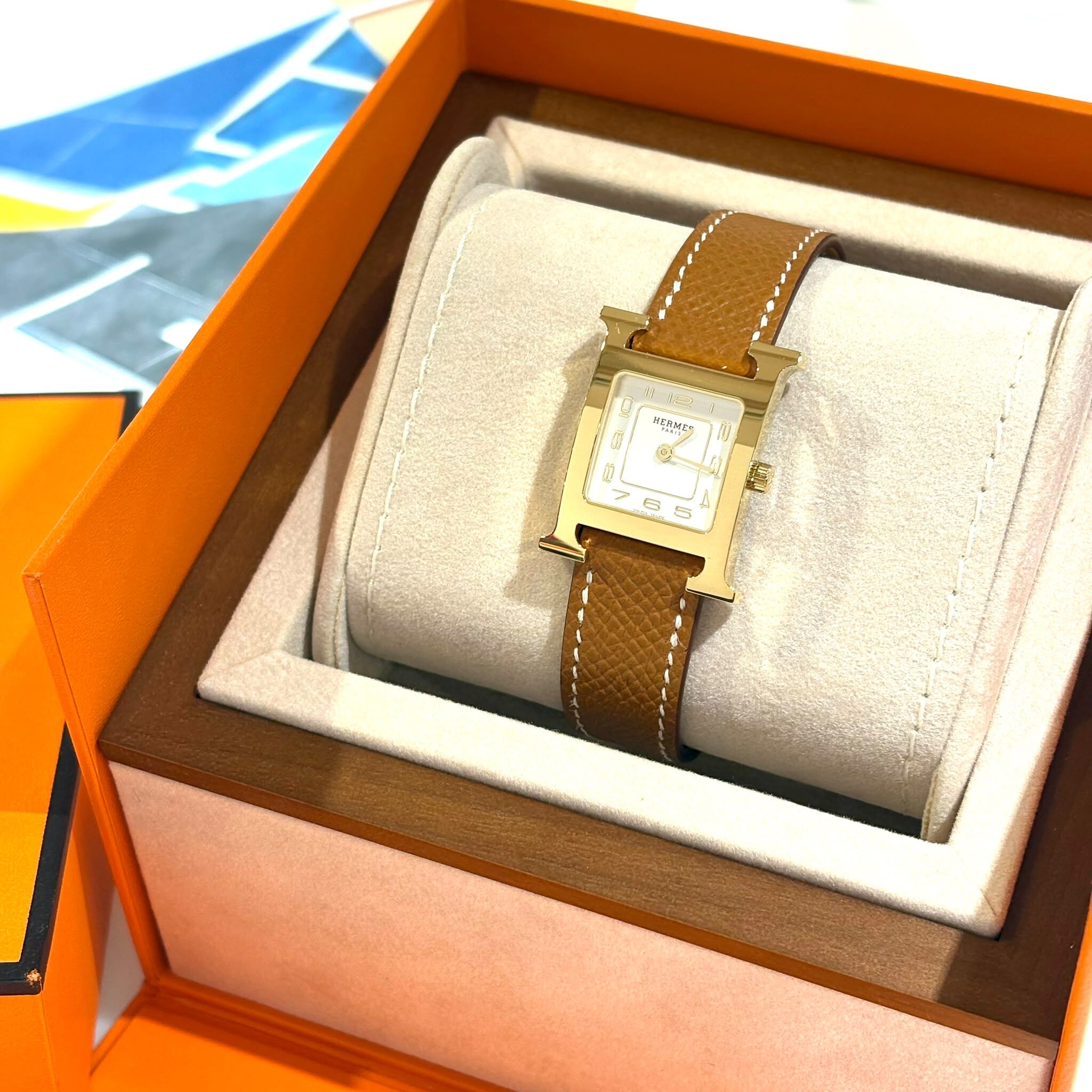 全新HERMES手錶 W404380WW00 25mm 金棕色錶帶拼白面 Heure H watch, Small model,  #BRAND NEW #香榭站正品