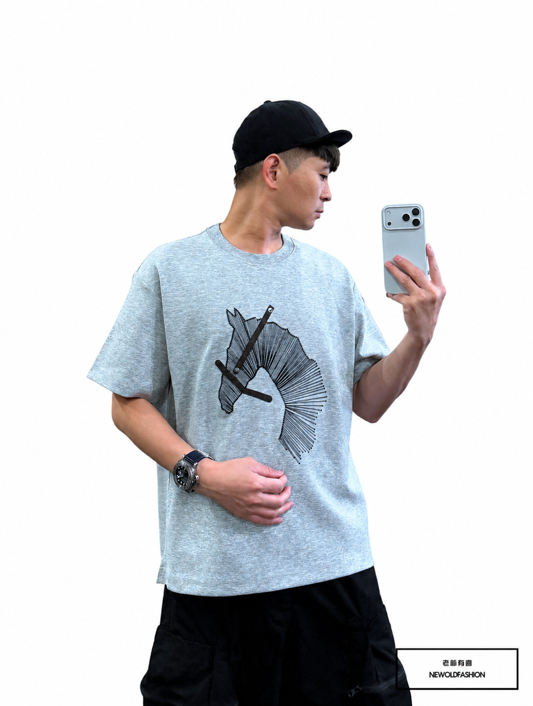 『新品上市』重磅牧境馬影短T(NOF2604Z8006)-淺灰