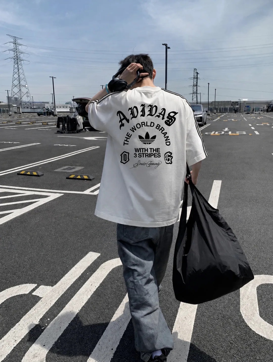 <狠帥> Adidas Originals 哥德風 背後 字體 印花 寬鬆 短袖 兩色