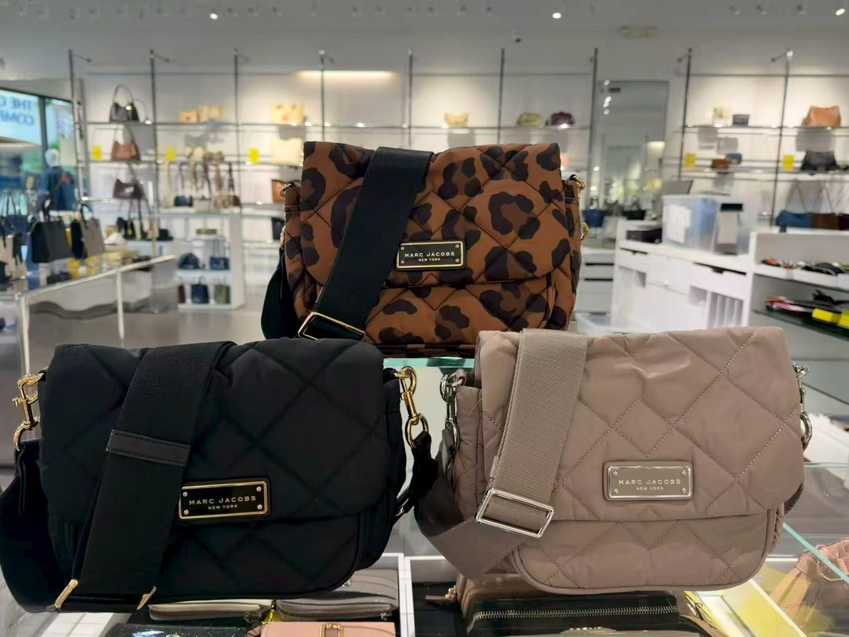 【預購】D090513 Marc Jacobs 尼龍斜挎包