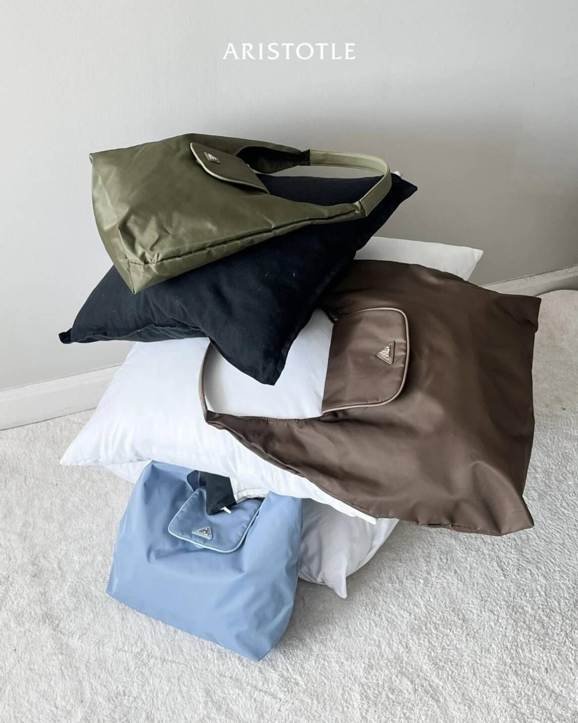 【Luxury】 玫瑰🌹 泰國代購 Aristotle Bag 半月型肩背包 流浪旅行者 尼龍彎月包 尼龍材質