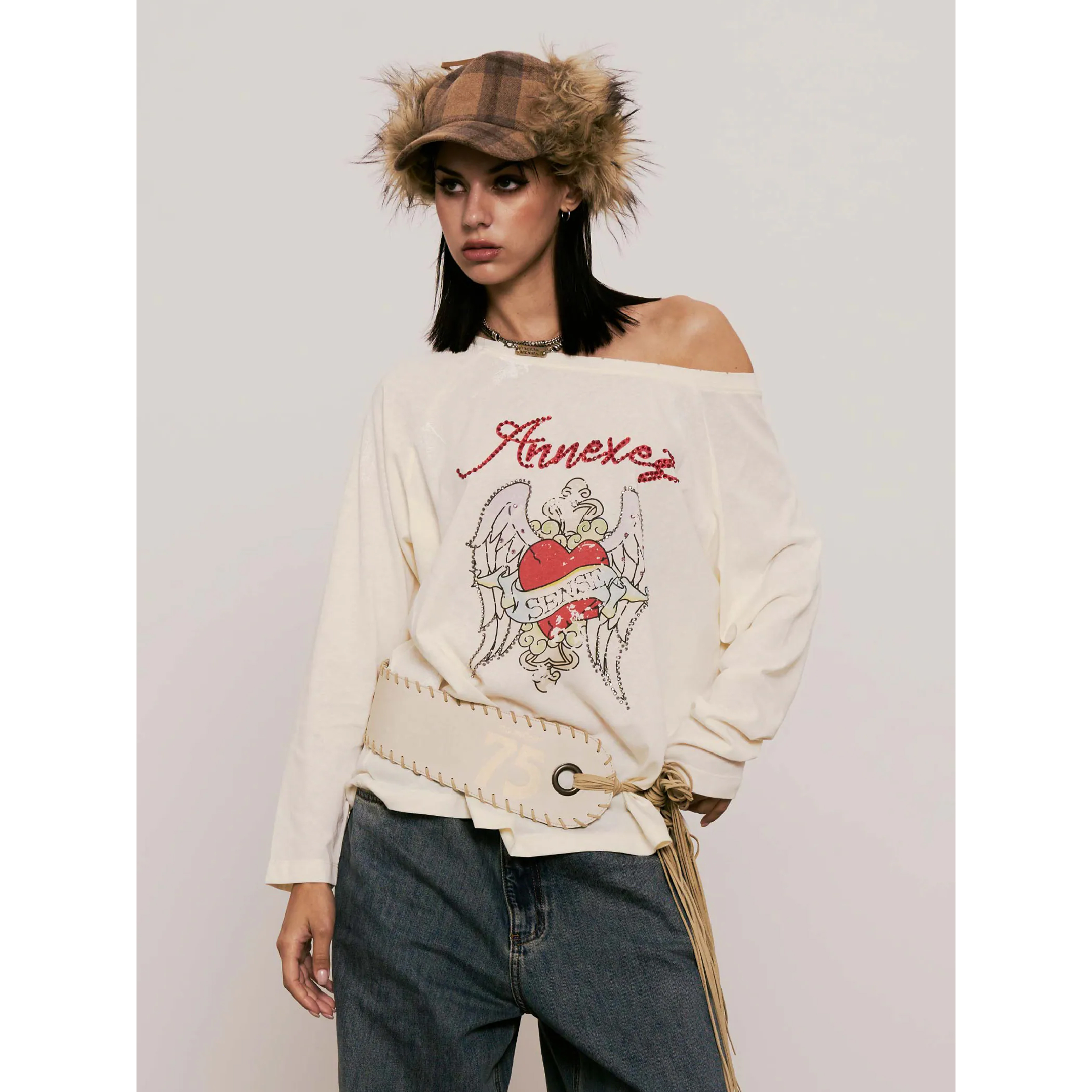 SENSE Wings Off-Shoulder Tee [L25-T12]