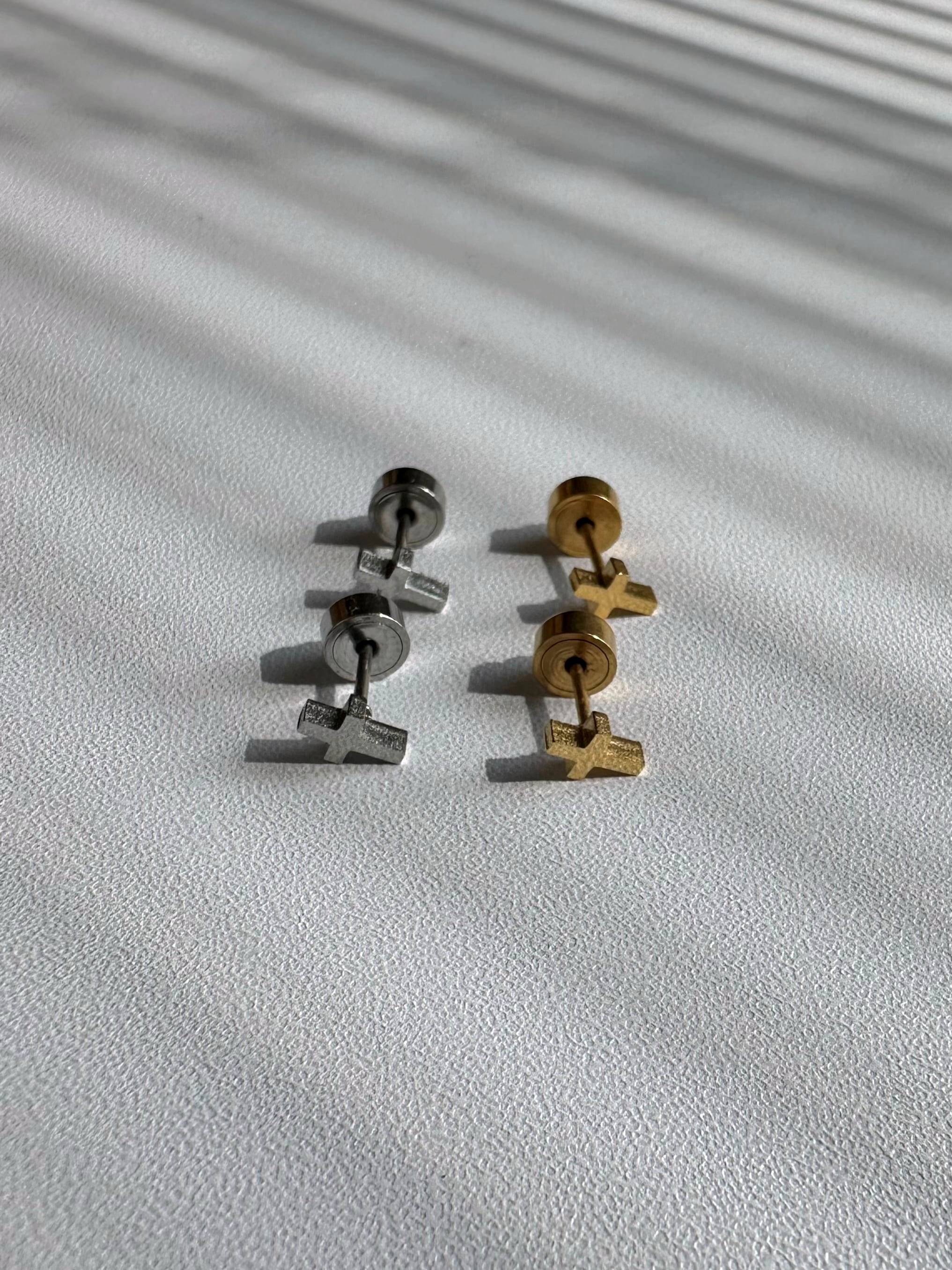 SS mini cross pierce