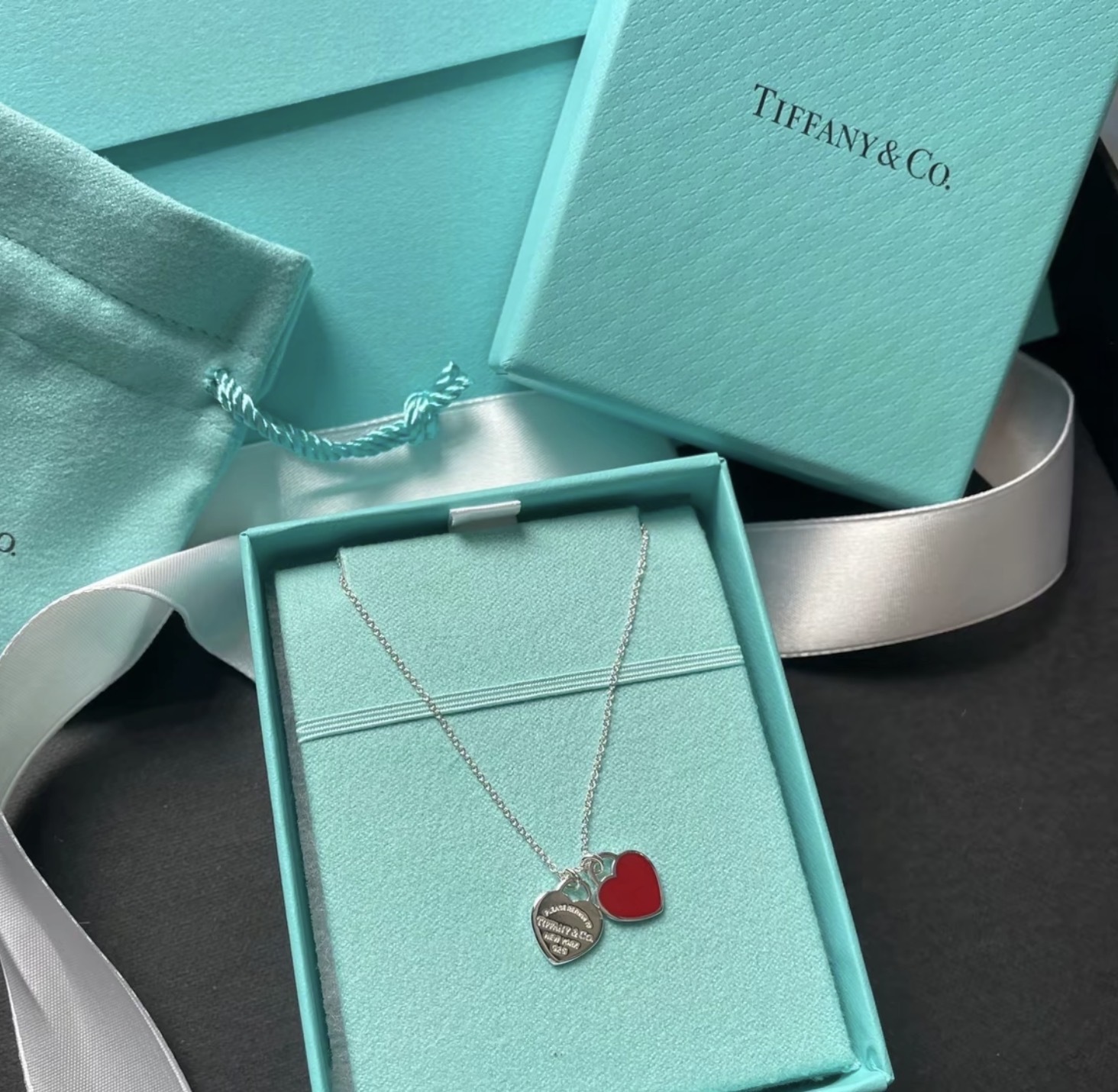 Tiffany & Co. Return to Tiffany 紅雙心鎖骨鏈 紅色項鏈