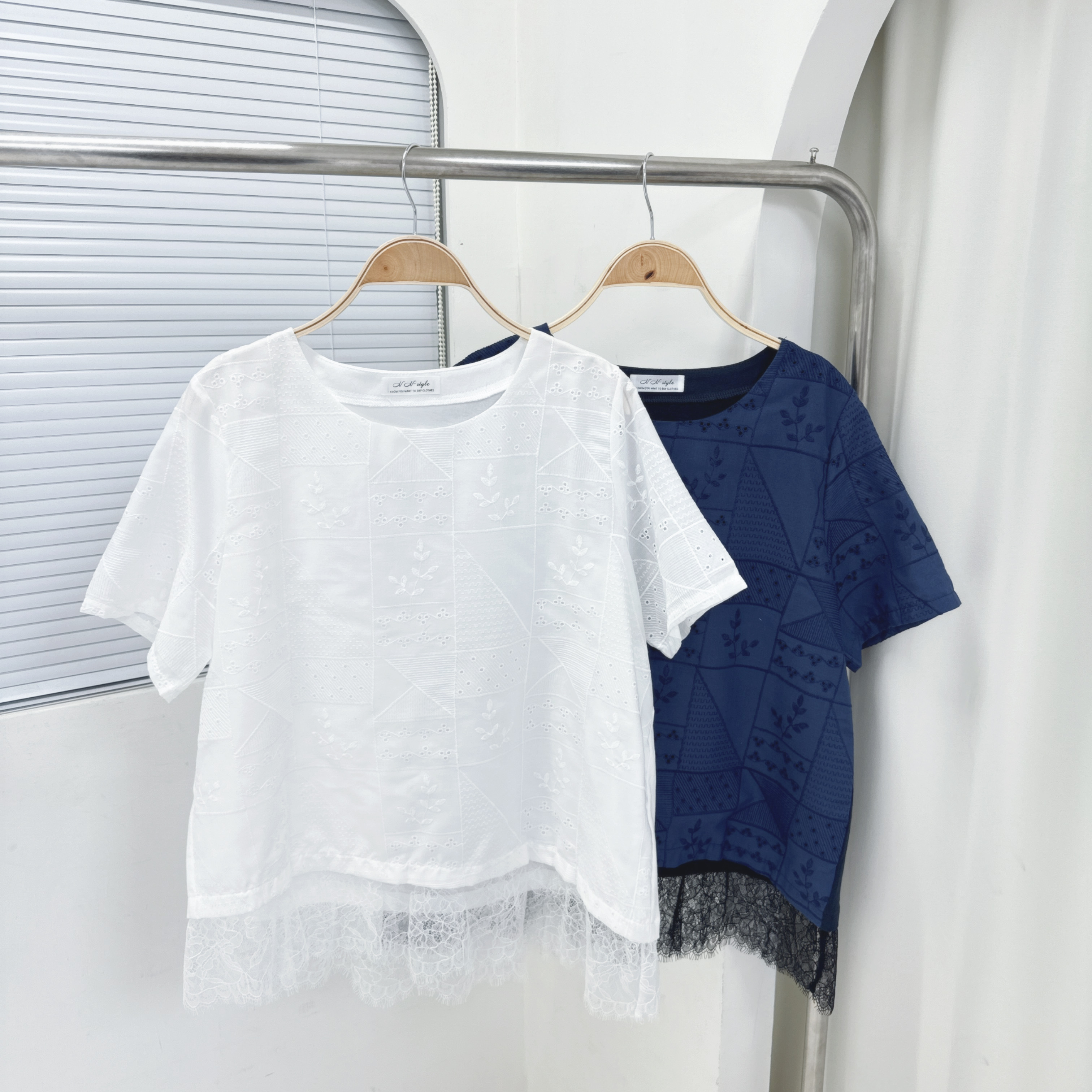 【廠家制】Lace邊通花短袖TOP (A68-A69)