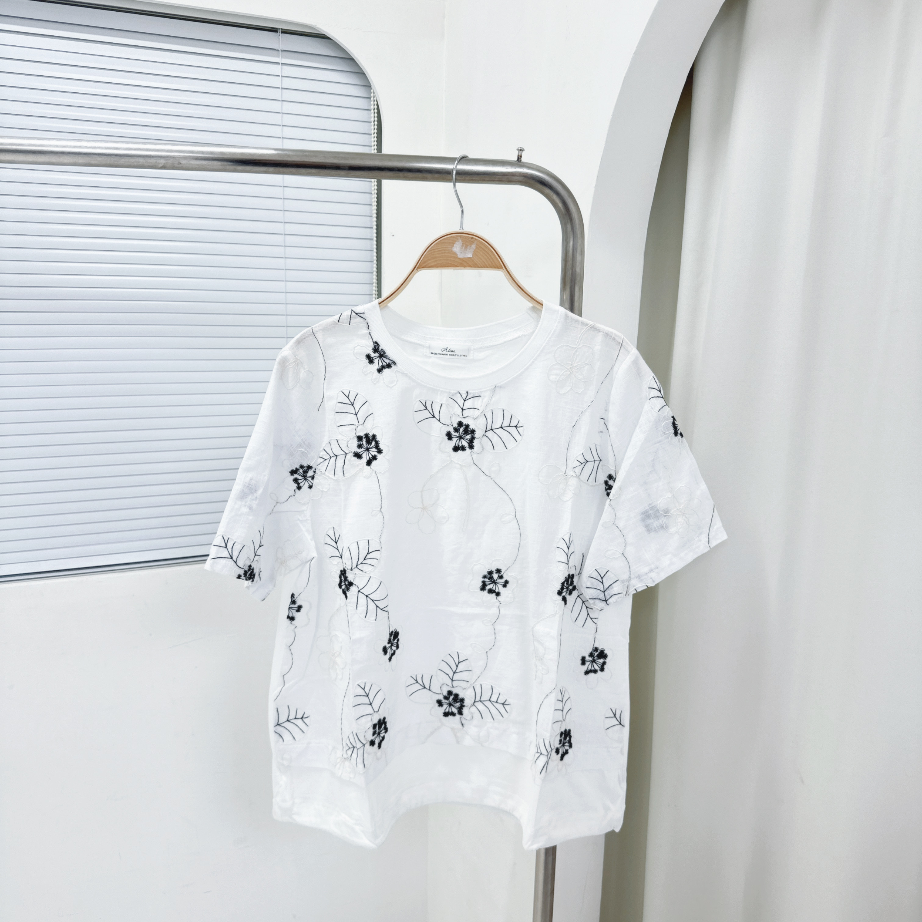 【廠家制】麻料繡花短袖TOP (A115)