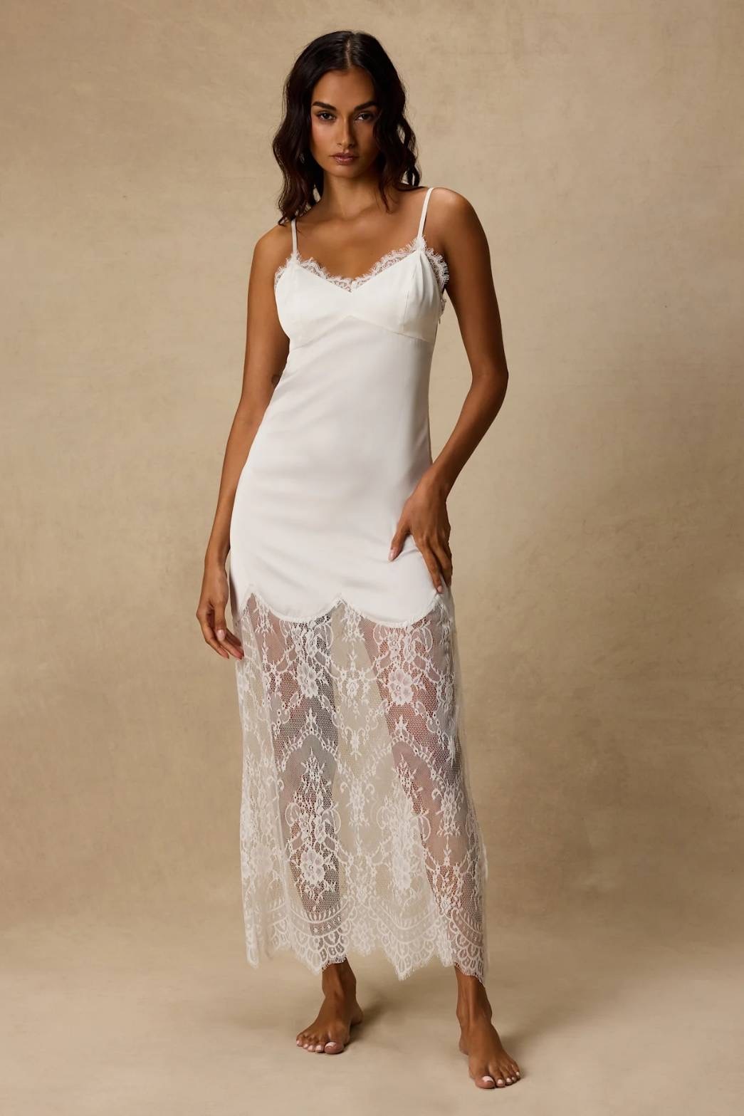Ivory米白色緞面網紗蕾絲Dress