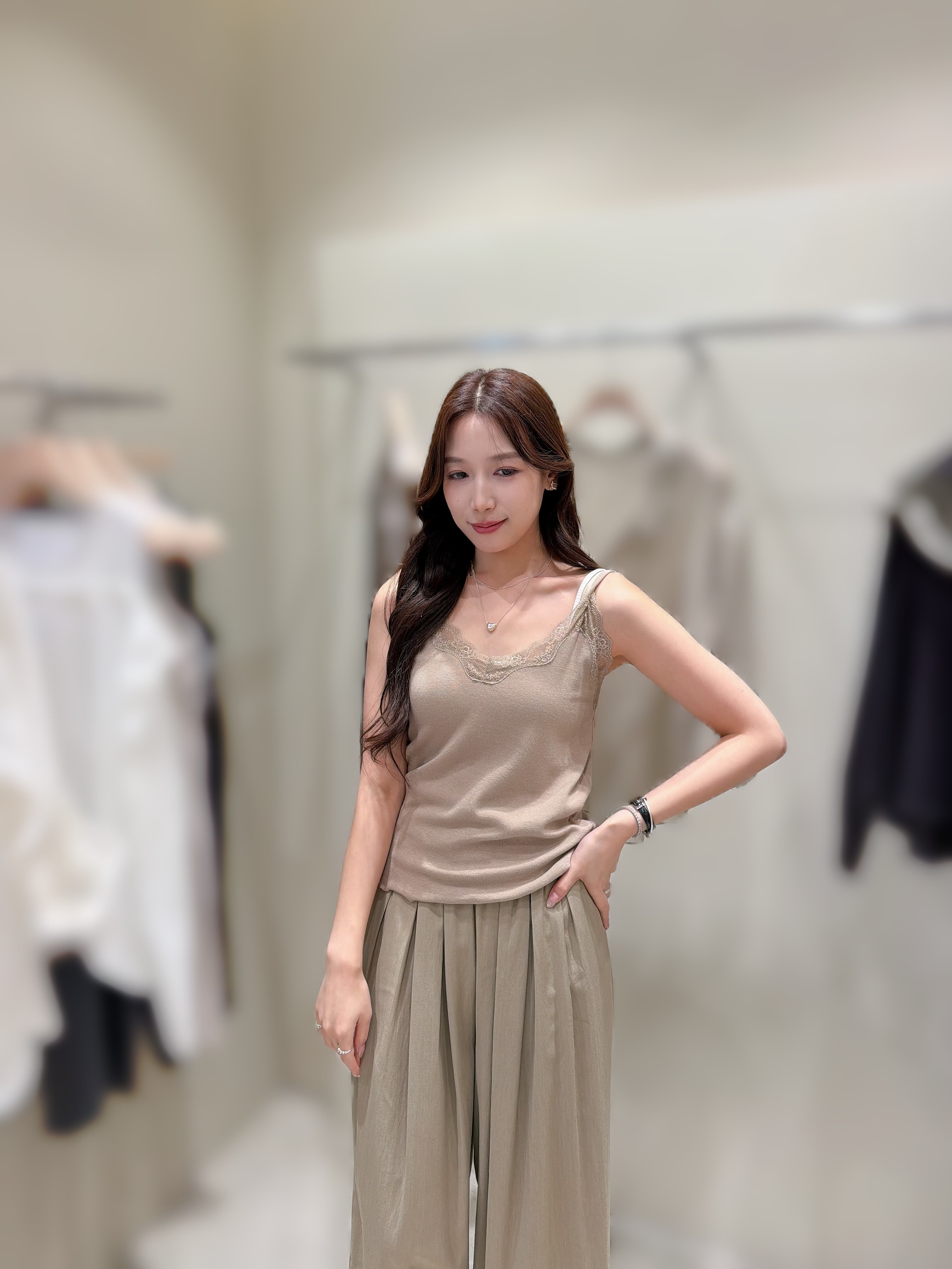 AG09 胸28-46 長21 $419