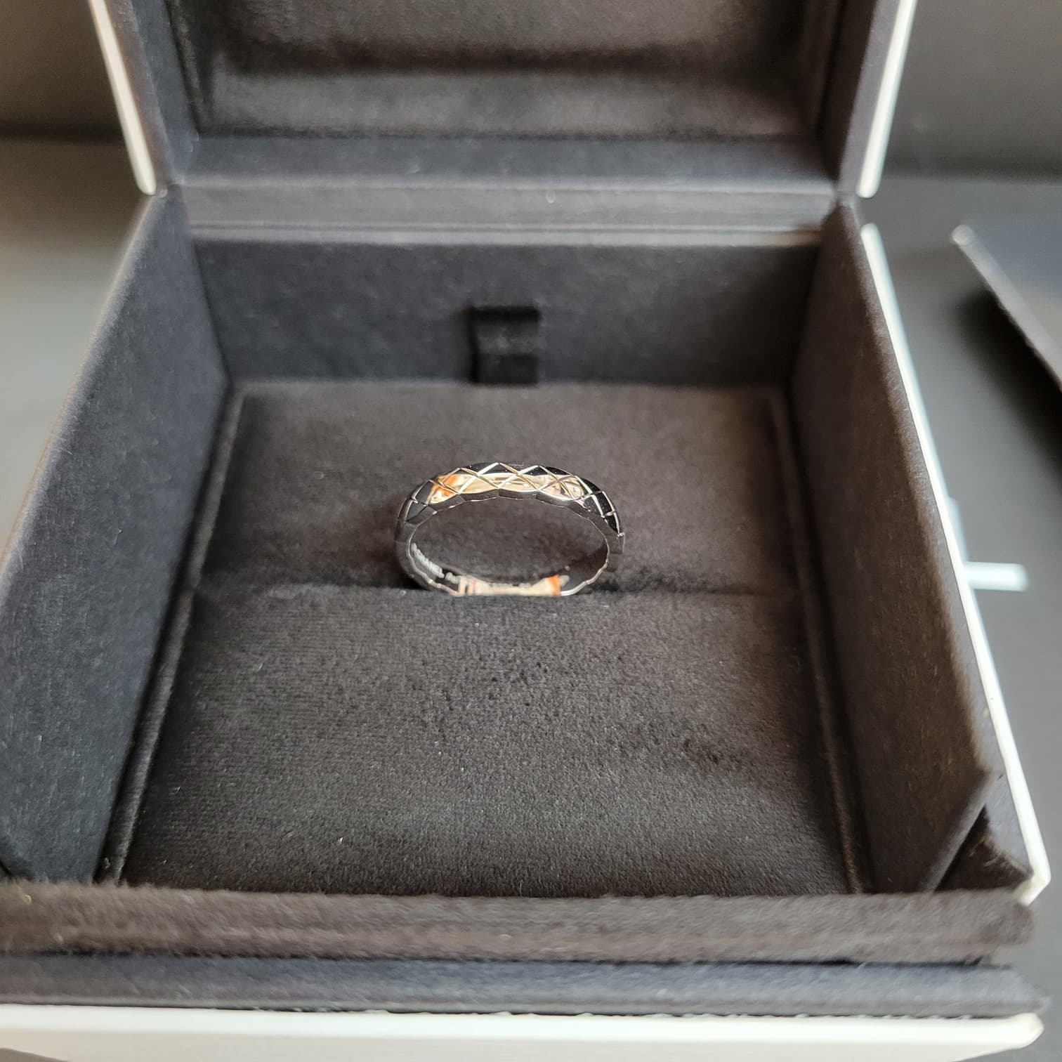 CHANEL J1179356 COCO CRUSH RING 18K WHITE GOLD