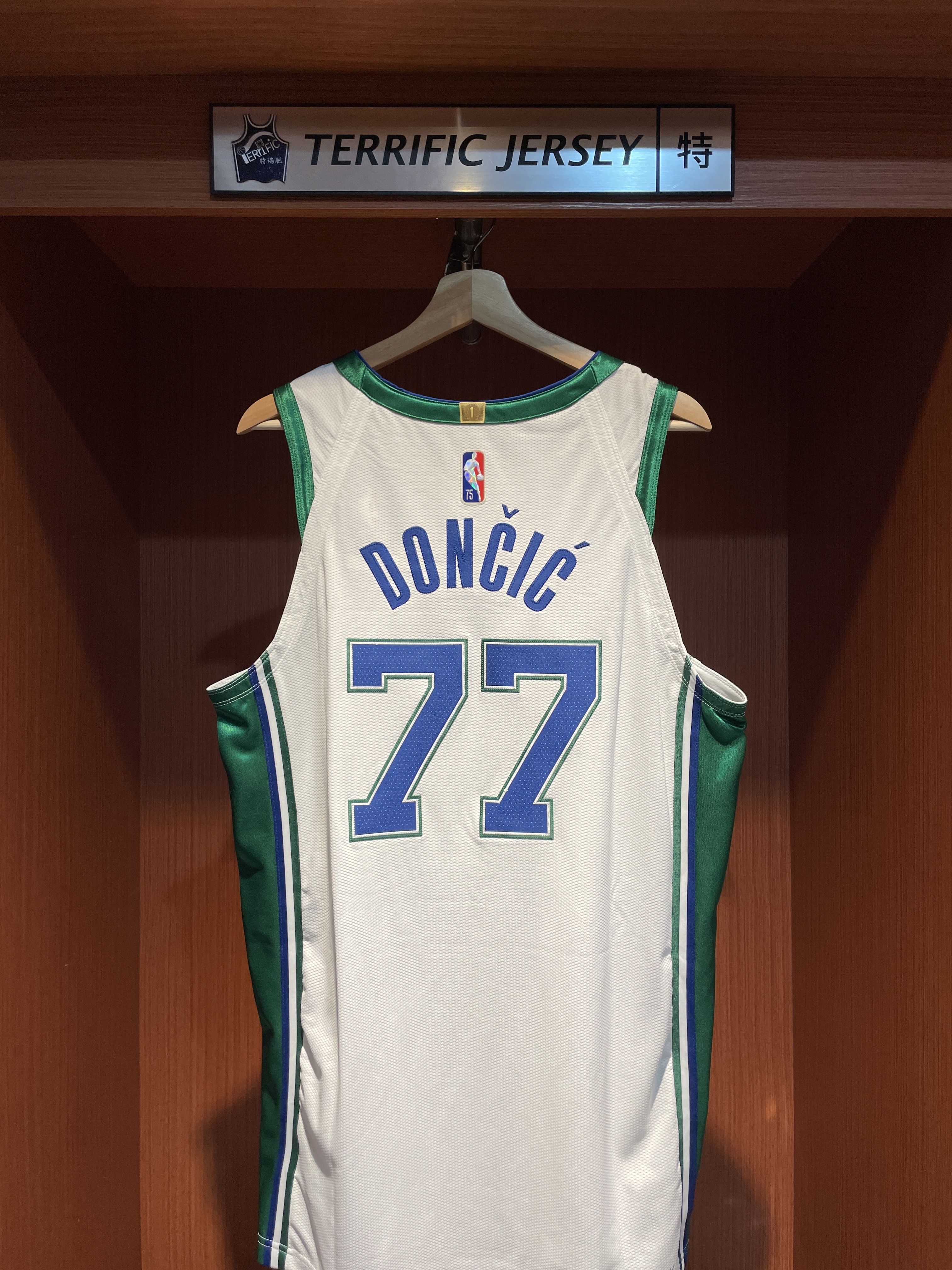 NBA球衣 Luka Doncic 達拉斯小牛城市 75周年 鑽石標 City Nike Authentic 球員版 電繡 全新