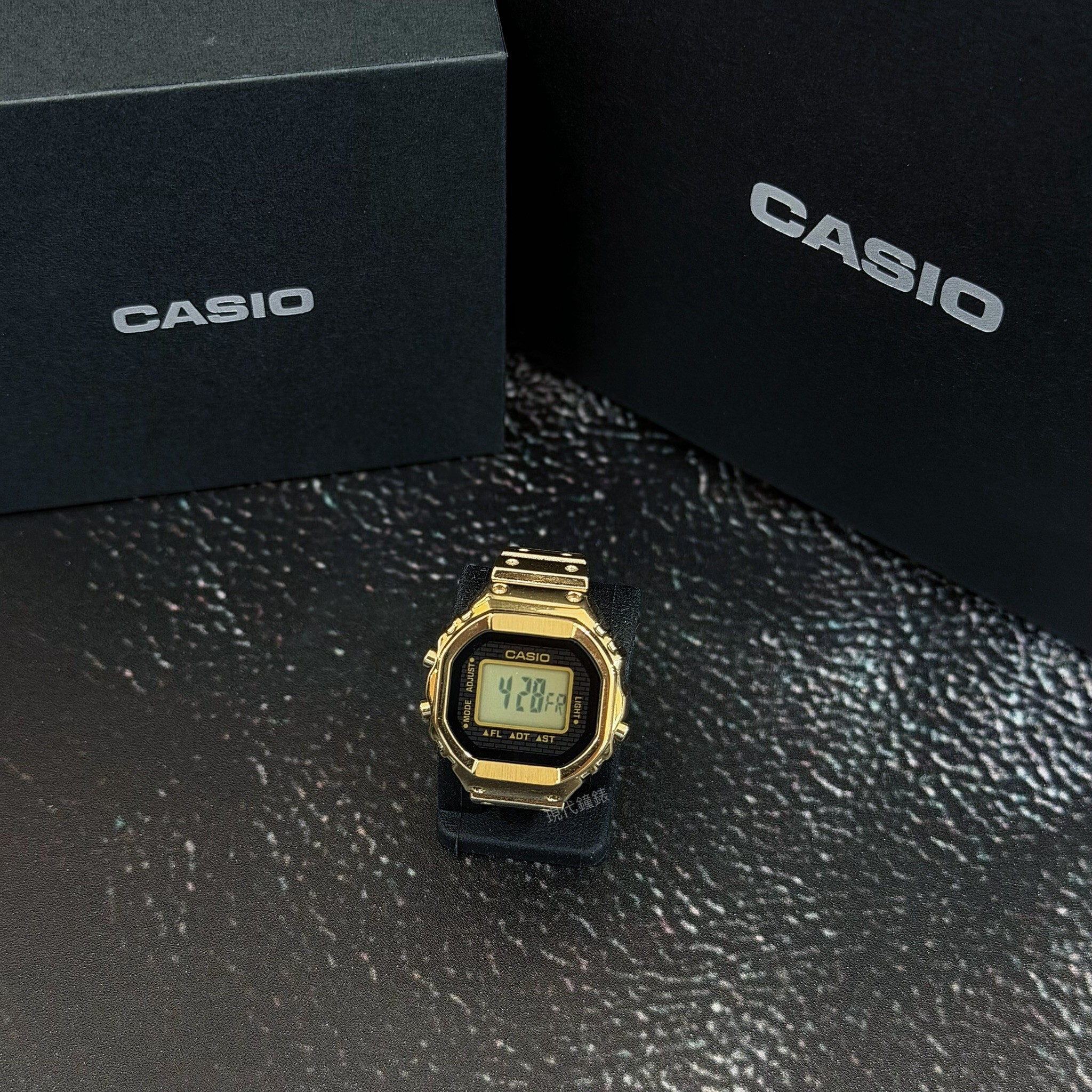 【CASIO 卡西歐】VINTAGE 限量全金屬指環錶 微型數位小方塊 CRW-001G-9D 19.5mm 現代鐘錶